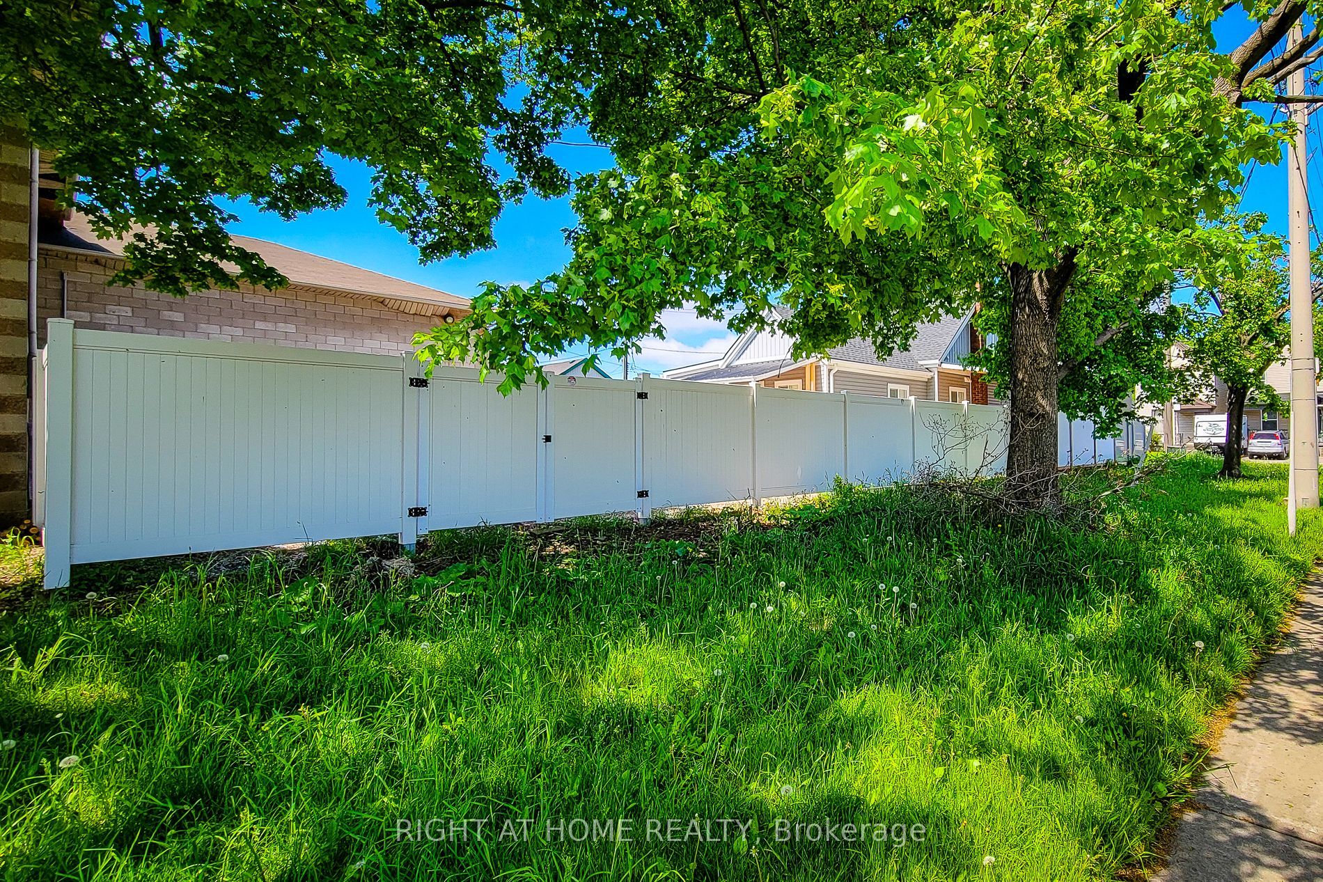78 Hillyard Street Property Photo 4