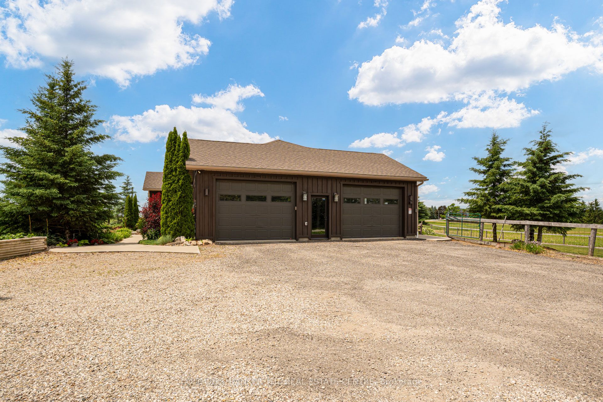 676600 Centre Road Property Photo 4