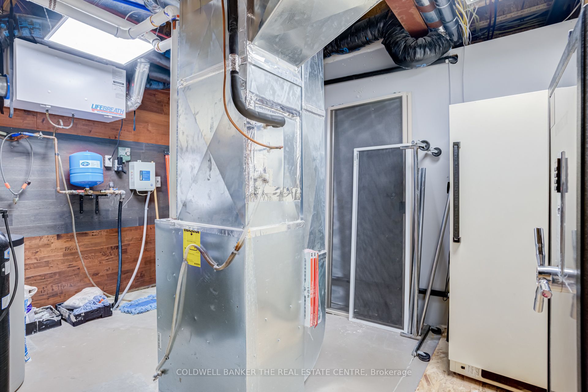 676600 Centre Road Property Photo 38