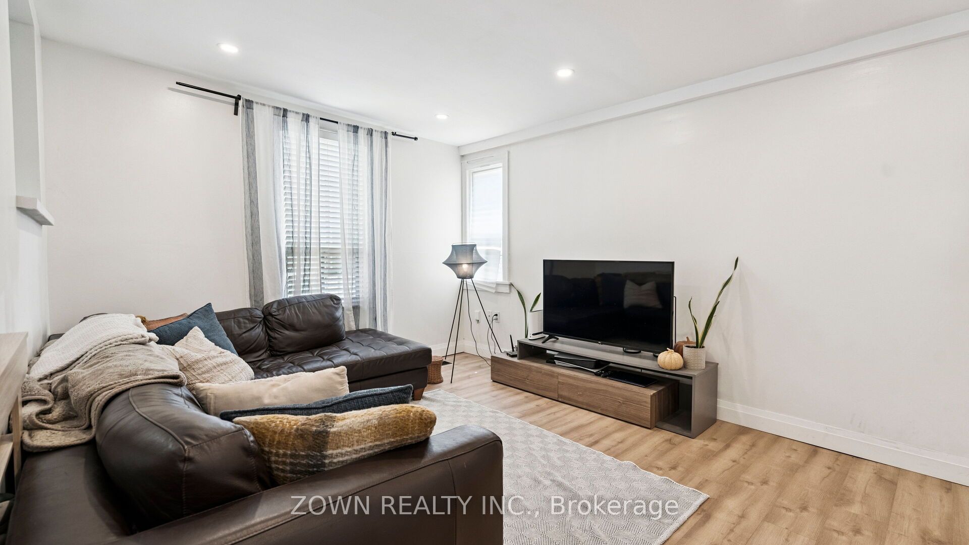 64 Sheaffe Street Property Photo 13