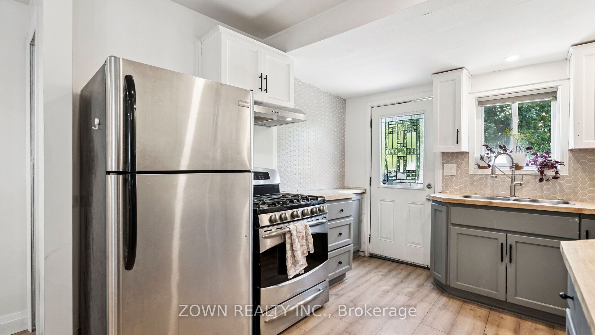 64 Sheaffe Street Property Photo 17