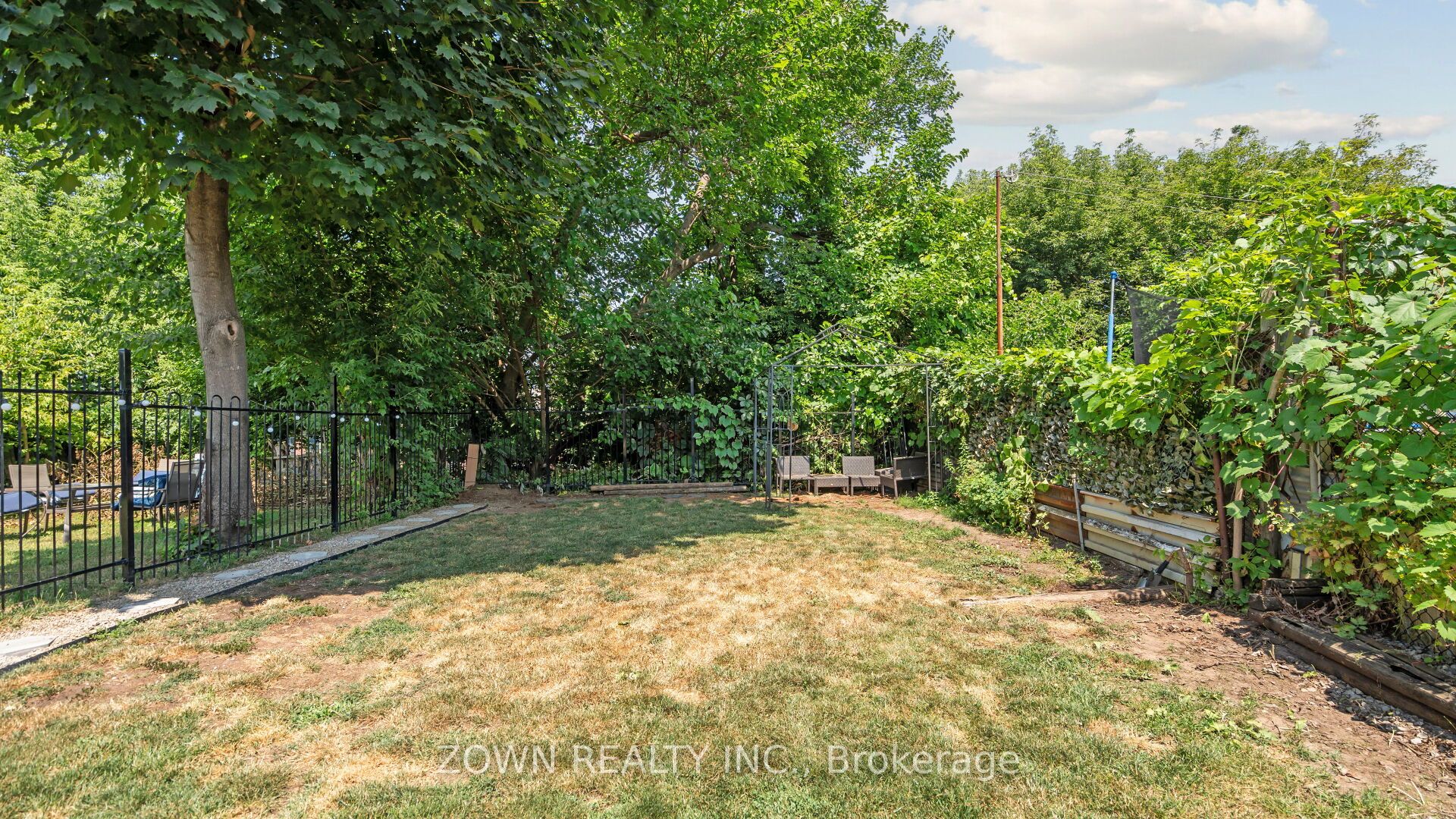 64 Sheaffe Street Property Photo 33