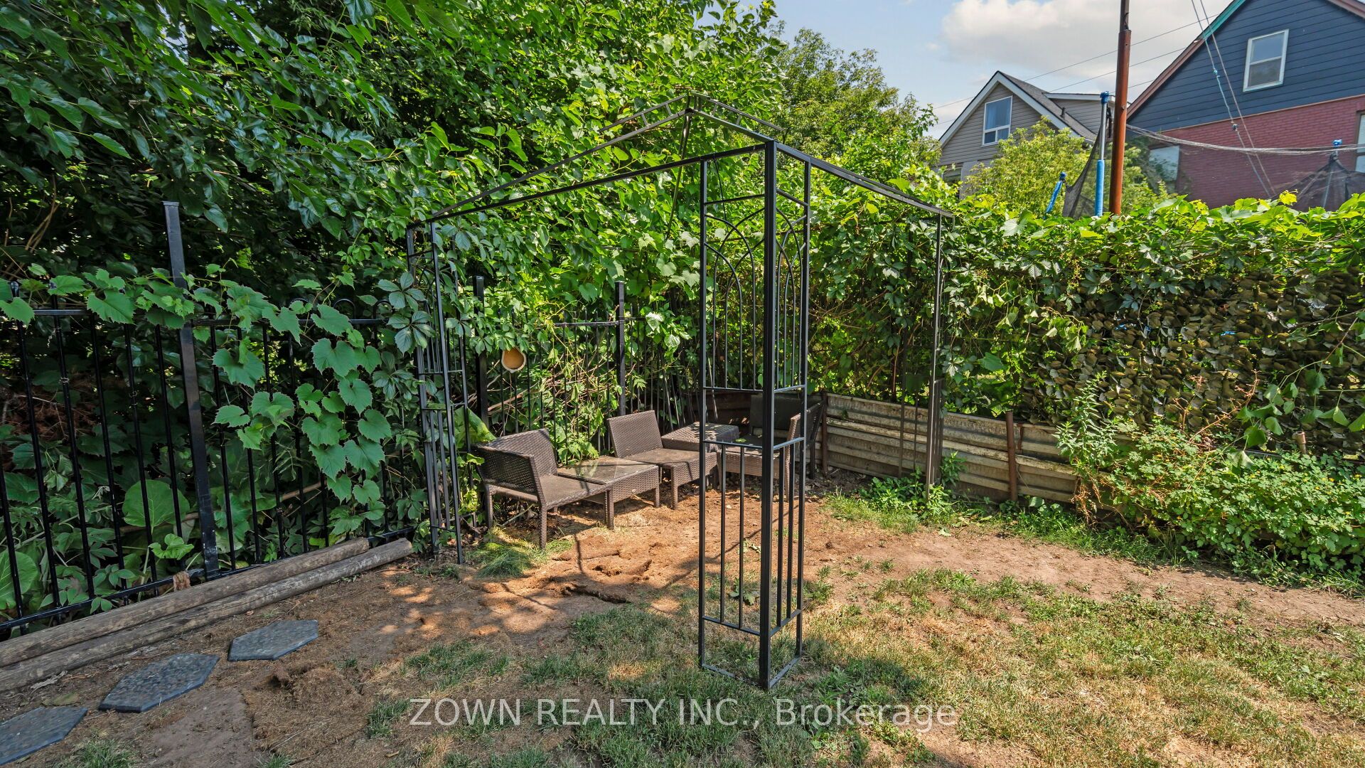 64 Sheaffe Street Property Photo 35