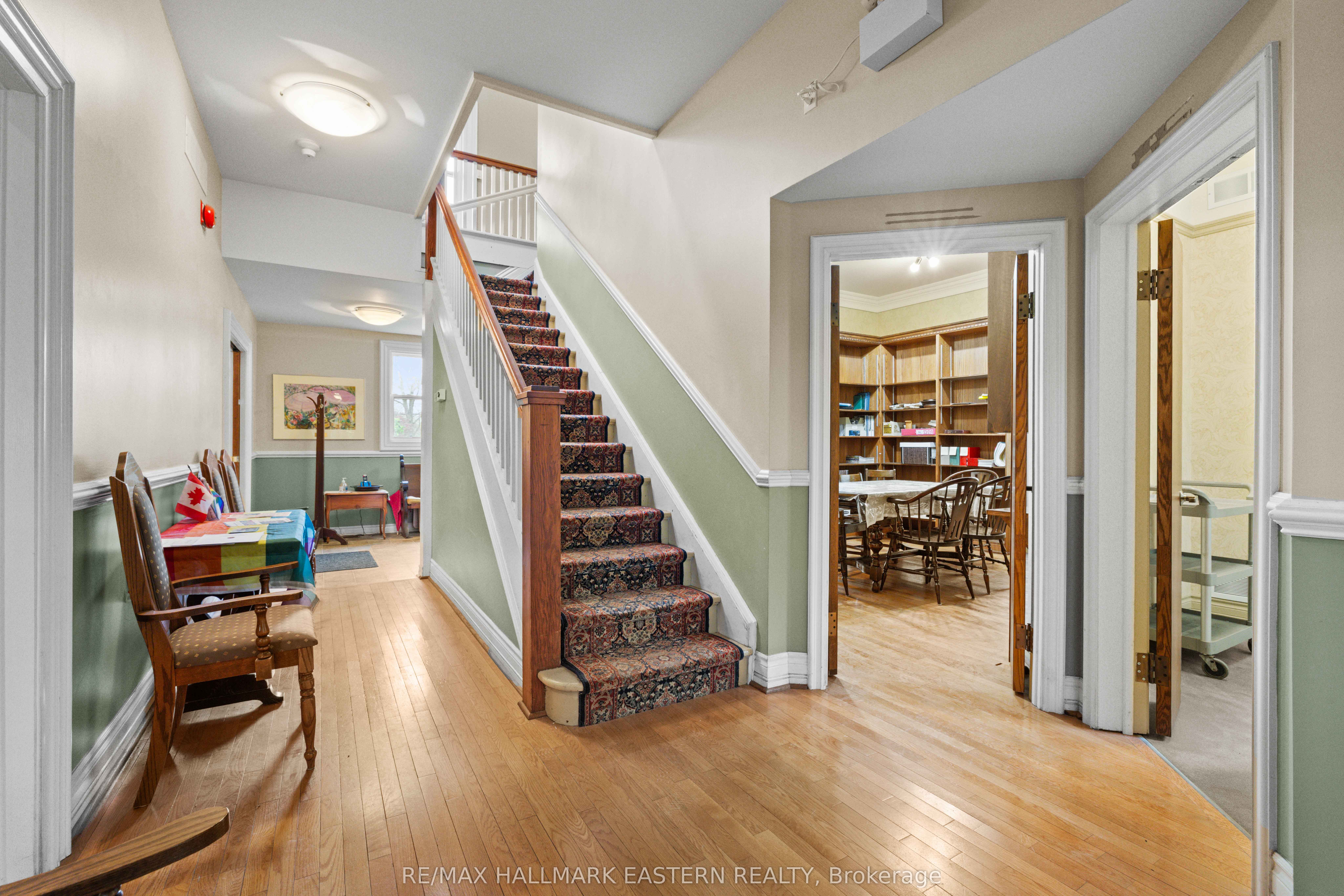 439 Rubidge Street Property Photo 10