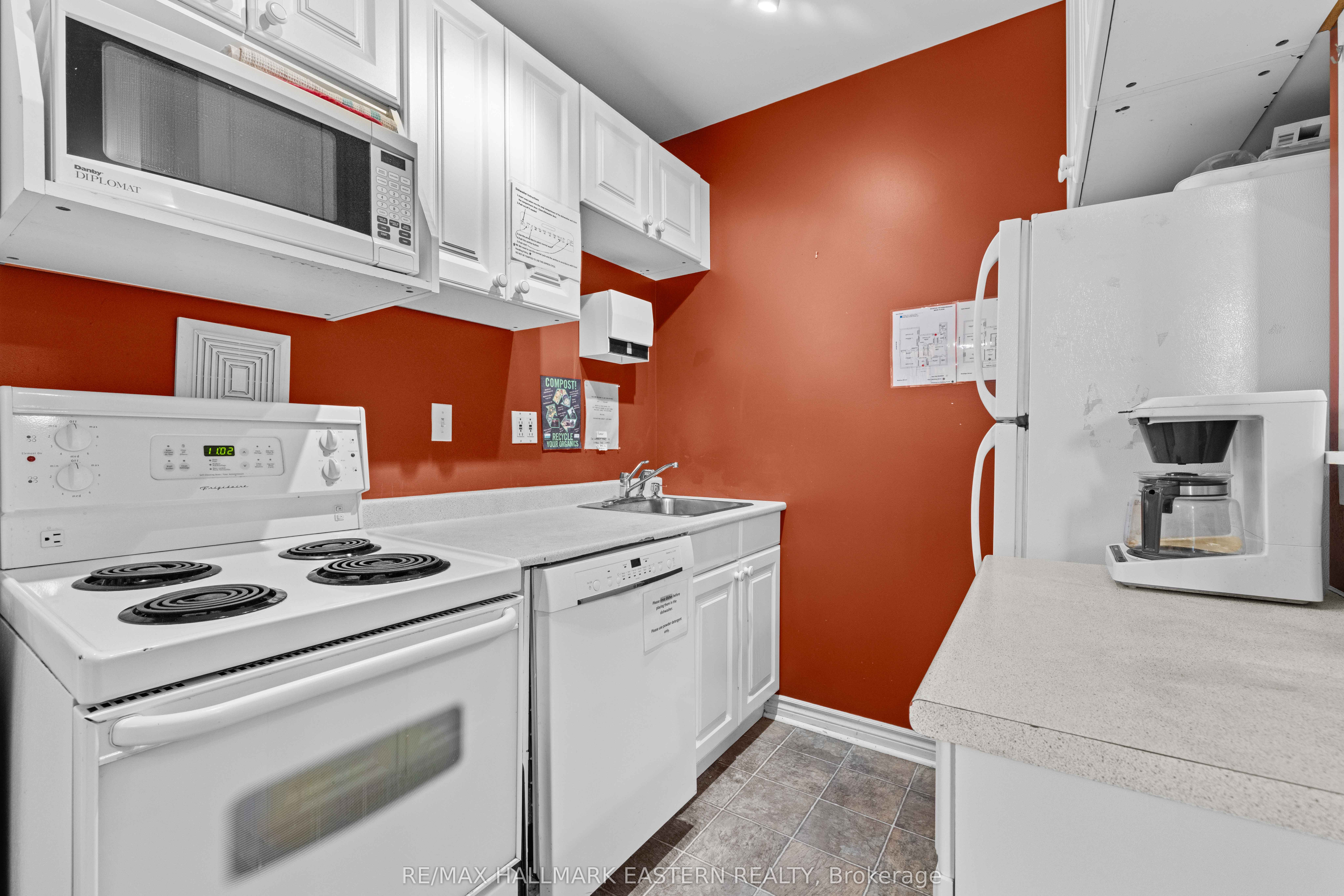 439 Rubidge Street Property Photo 14