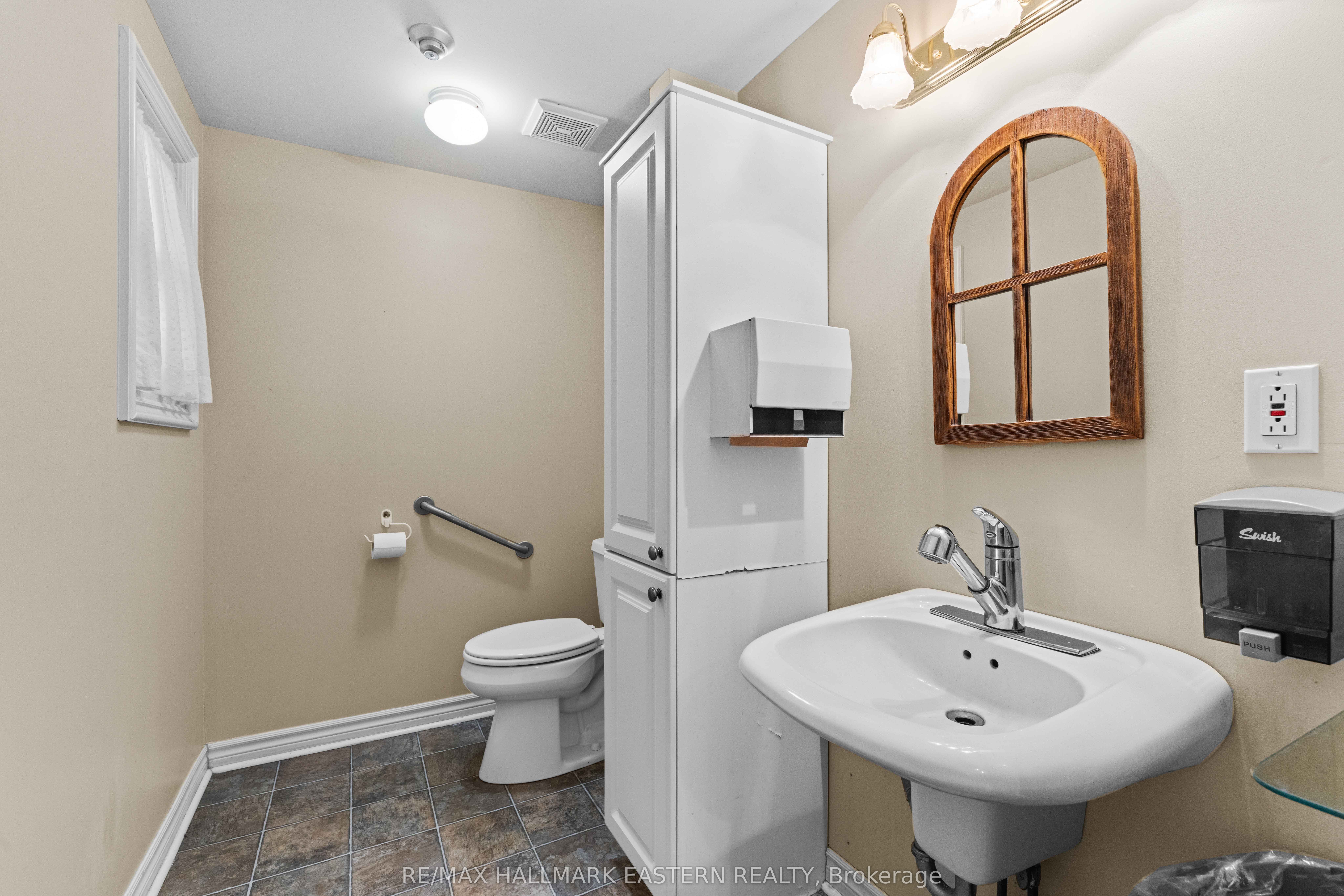 439 Rubidge Street Property Photo 18