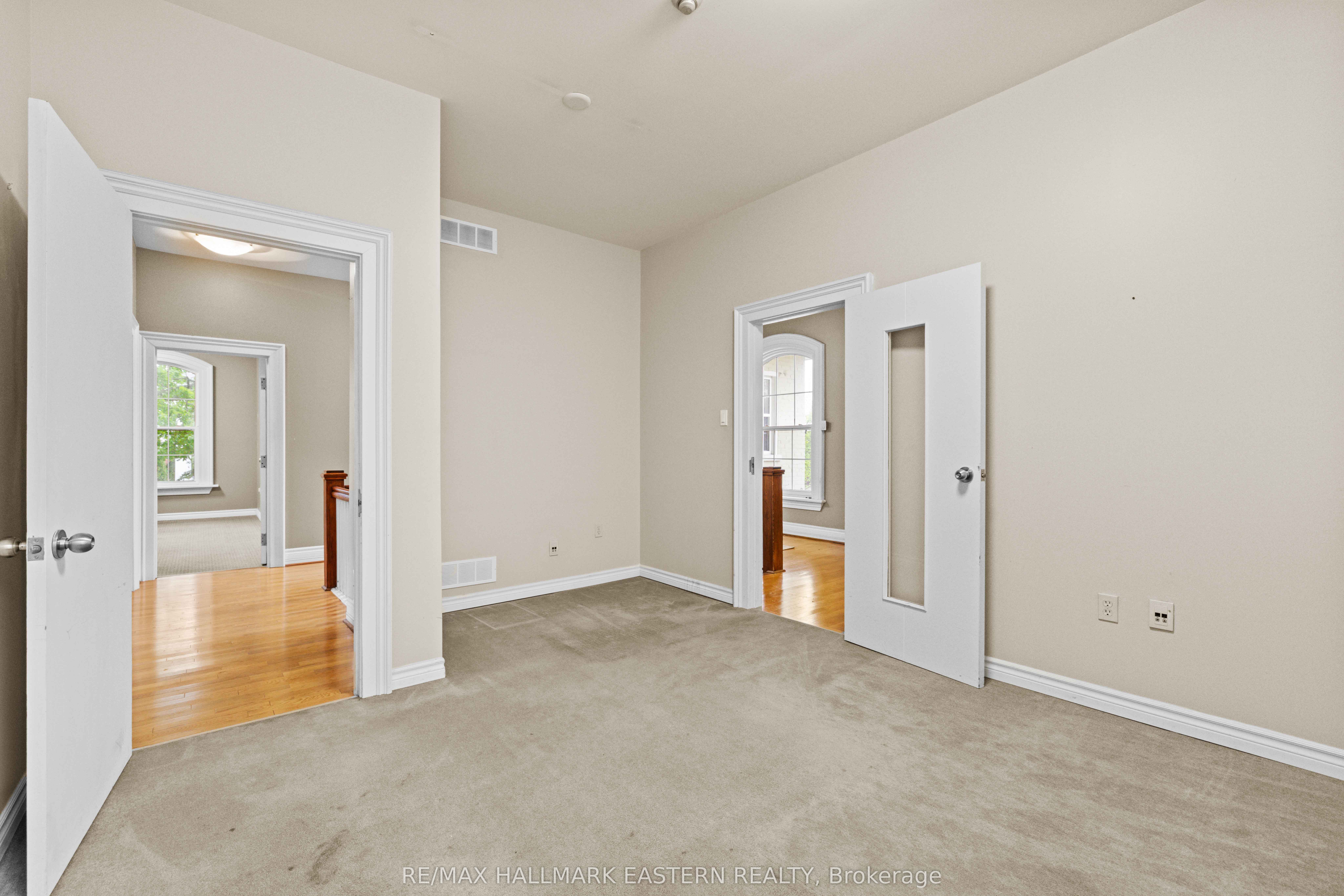 439 Rubidge Street Property Photo 23