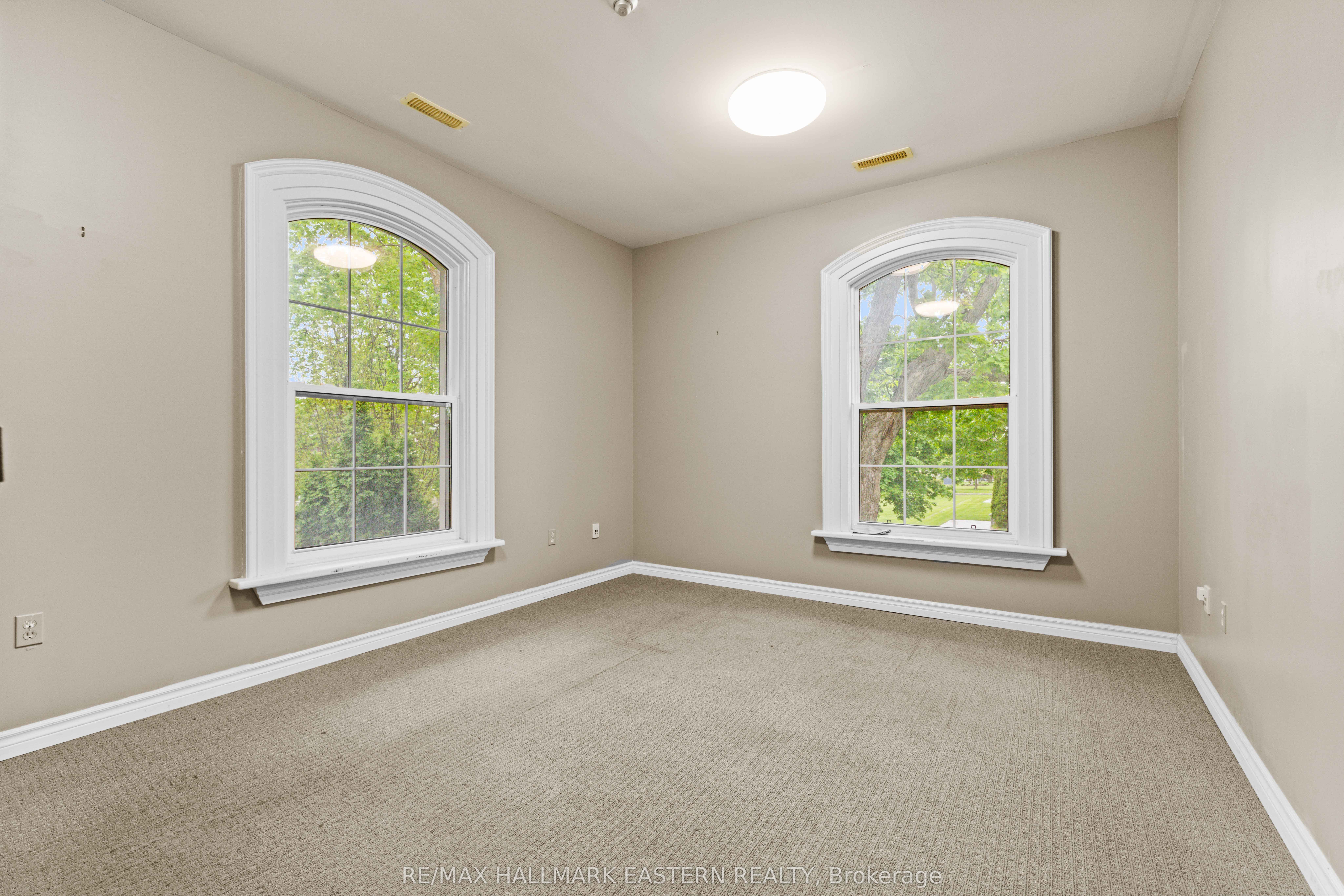 439 Rubidge Street Property Photo 25