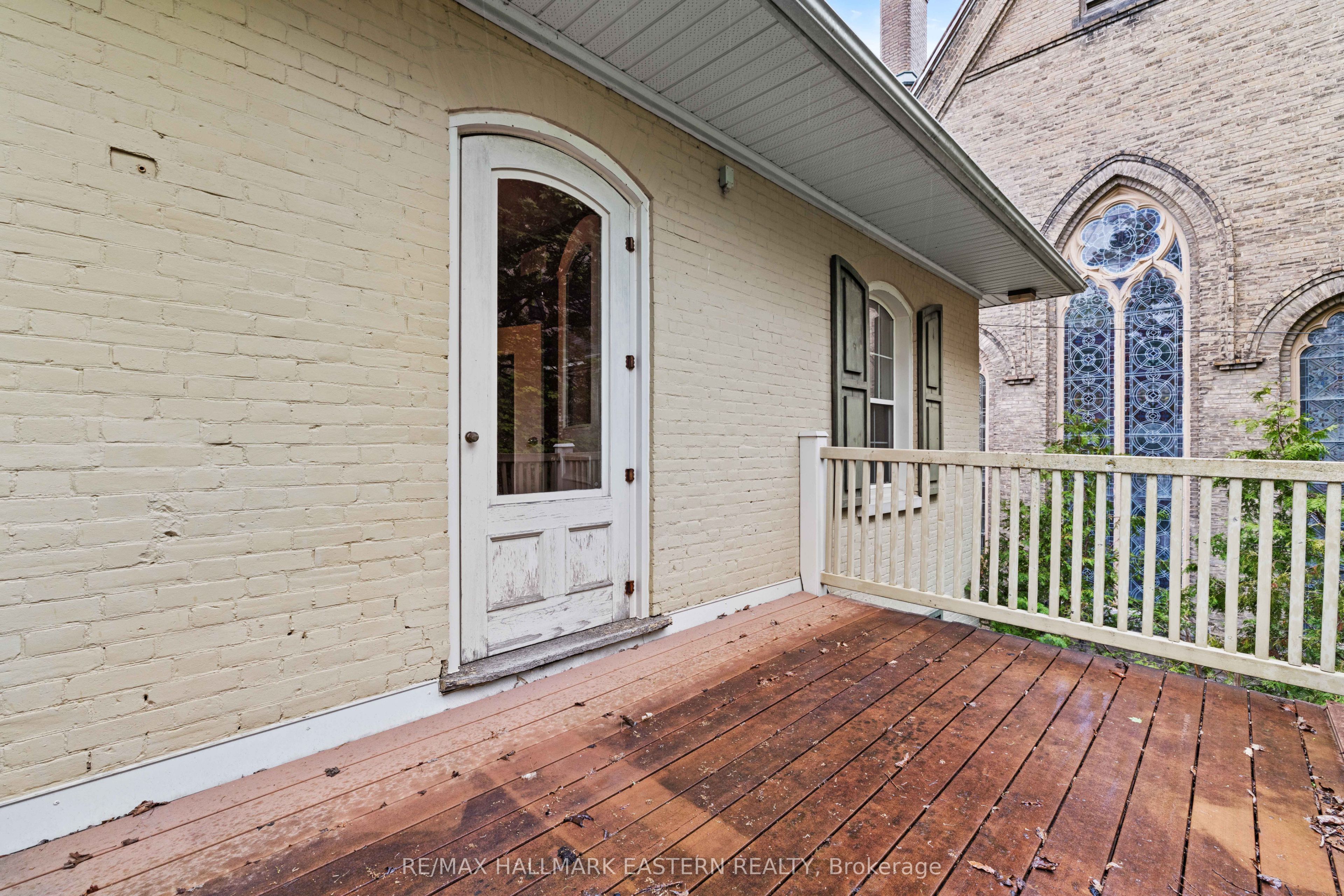 439 Rubidge Street Property Photo 33