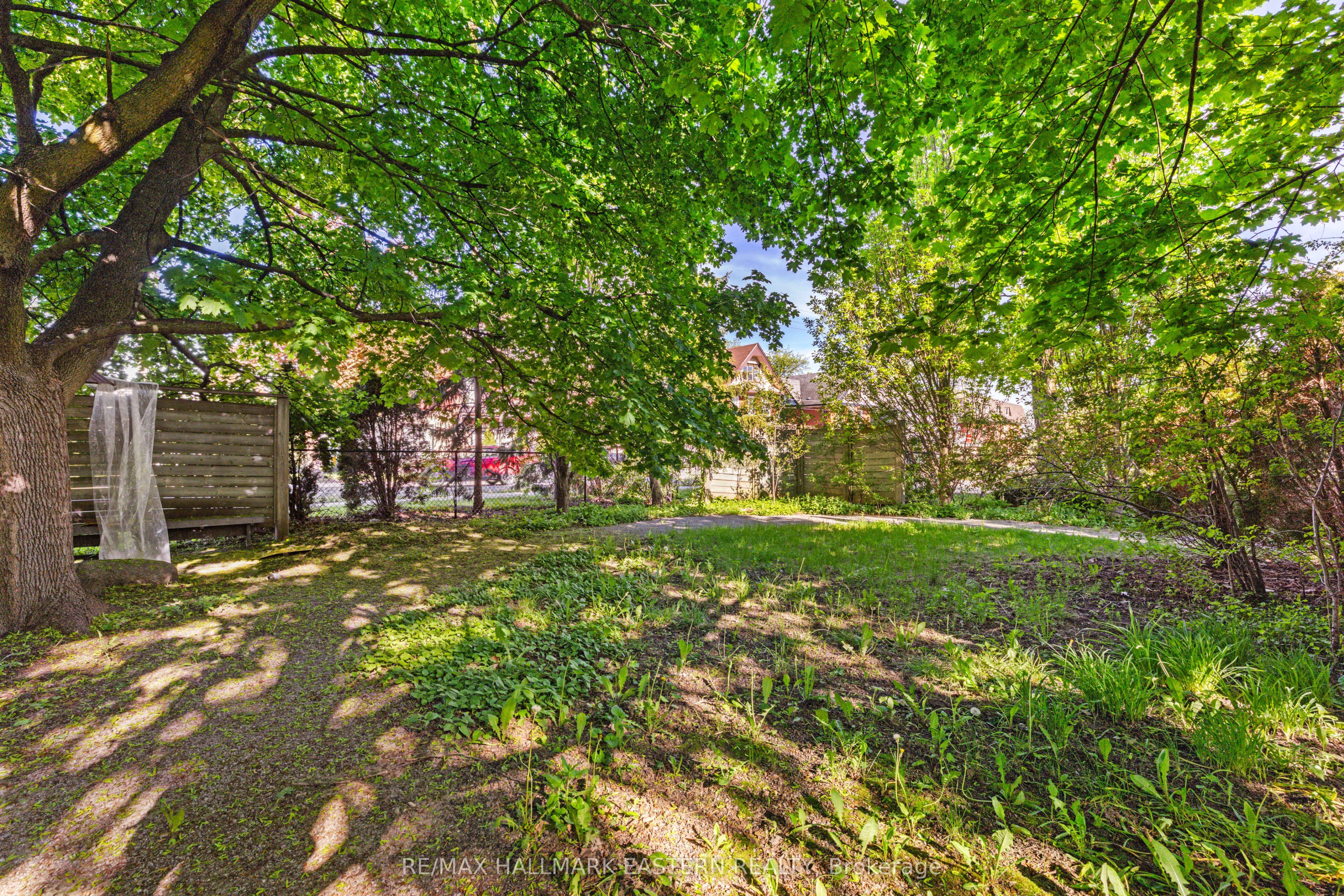 439 Rubidge Street Property Photo 44