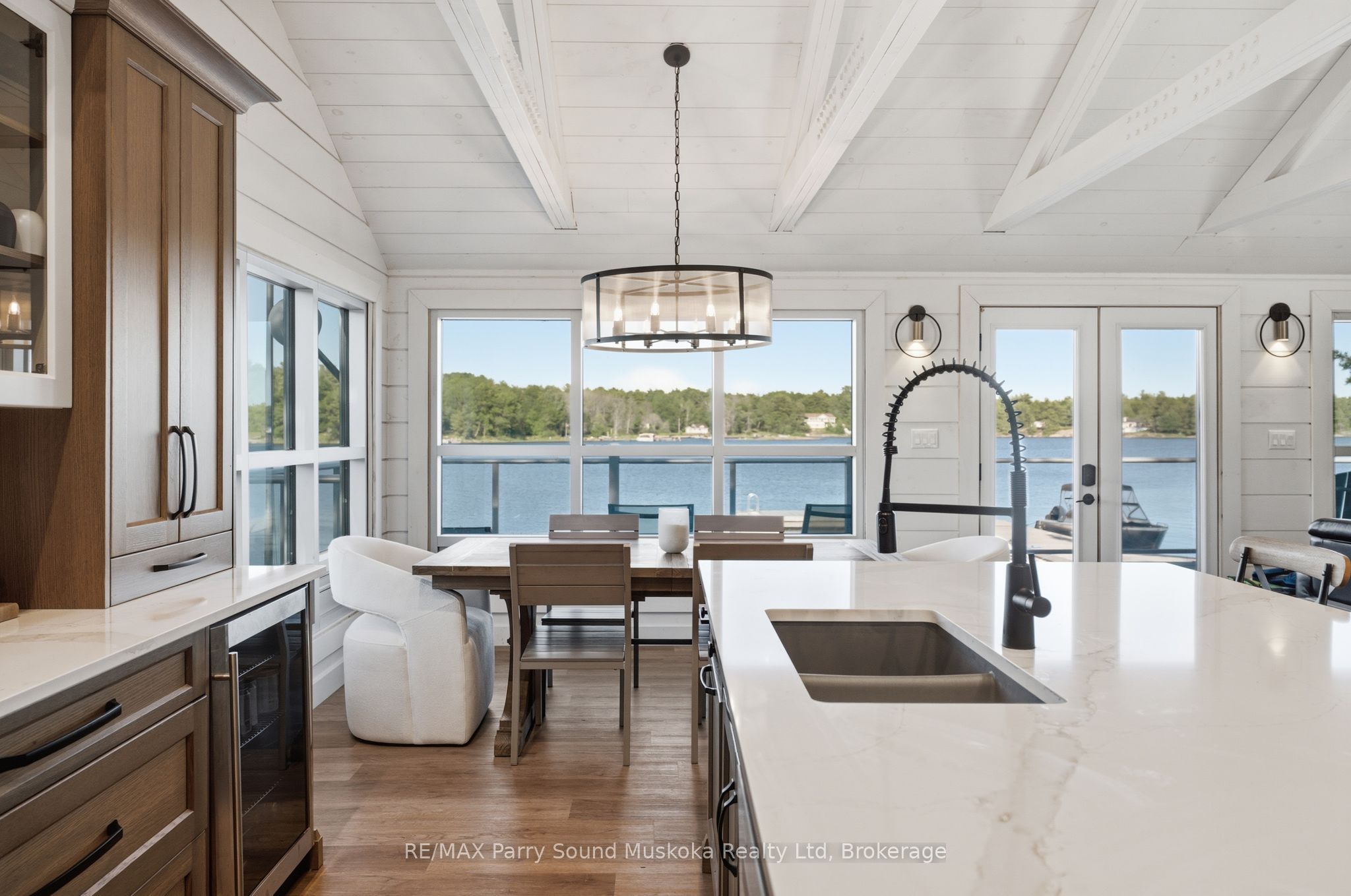 1 A15 Island Property Photo 6