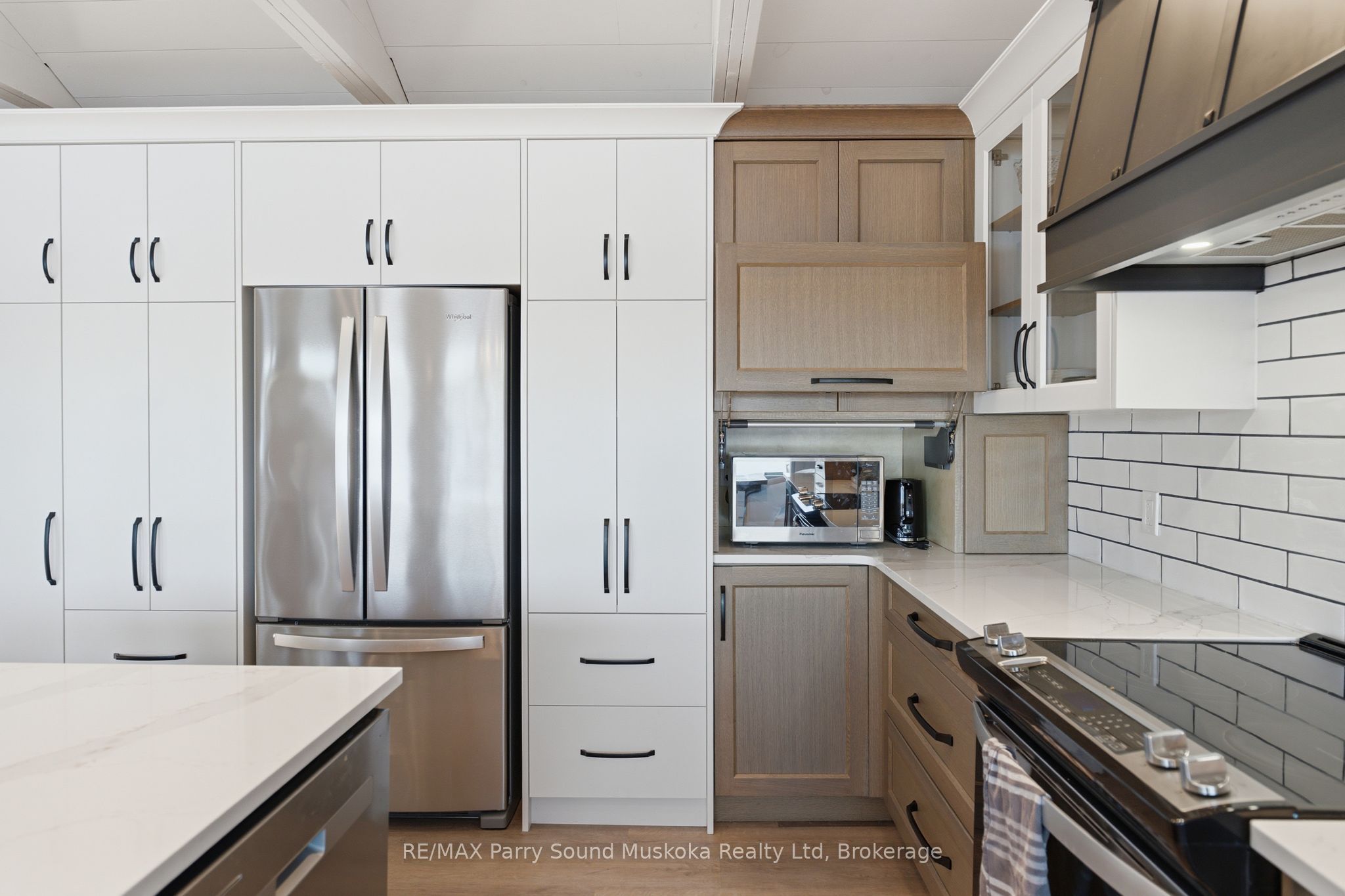 1 A15 Island Property Photo 8