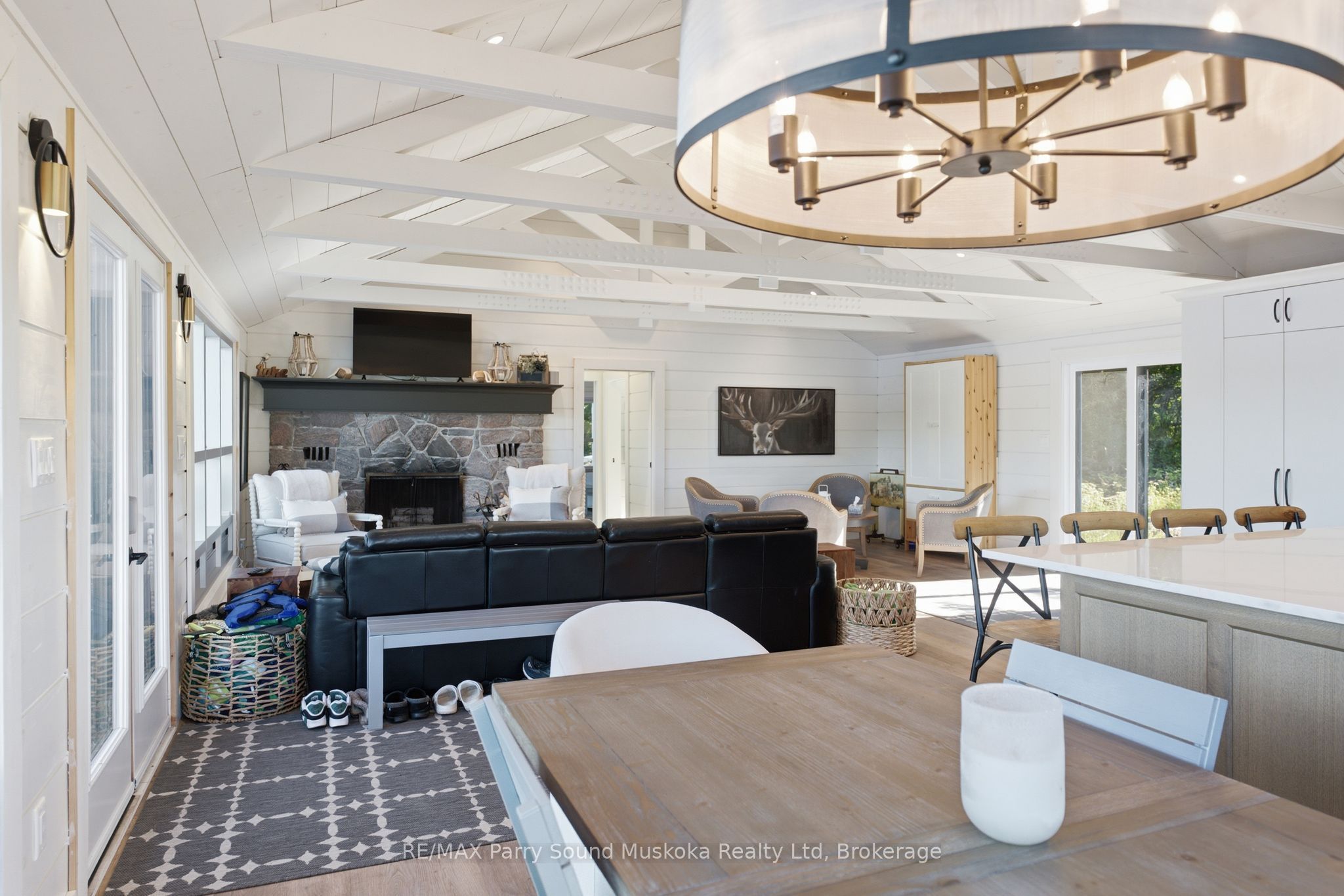 1 A15 Island Property Photo 10