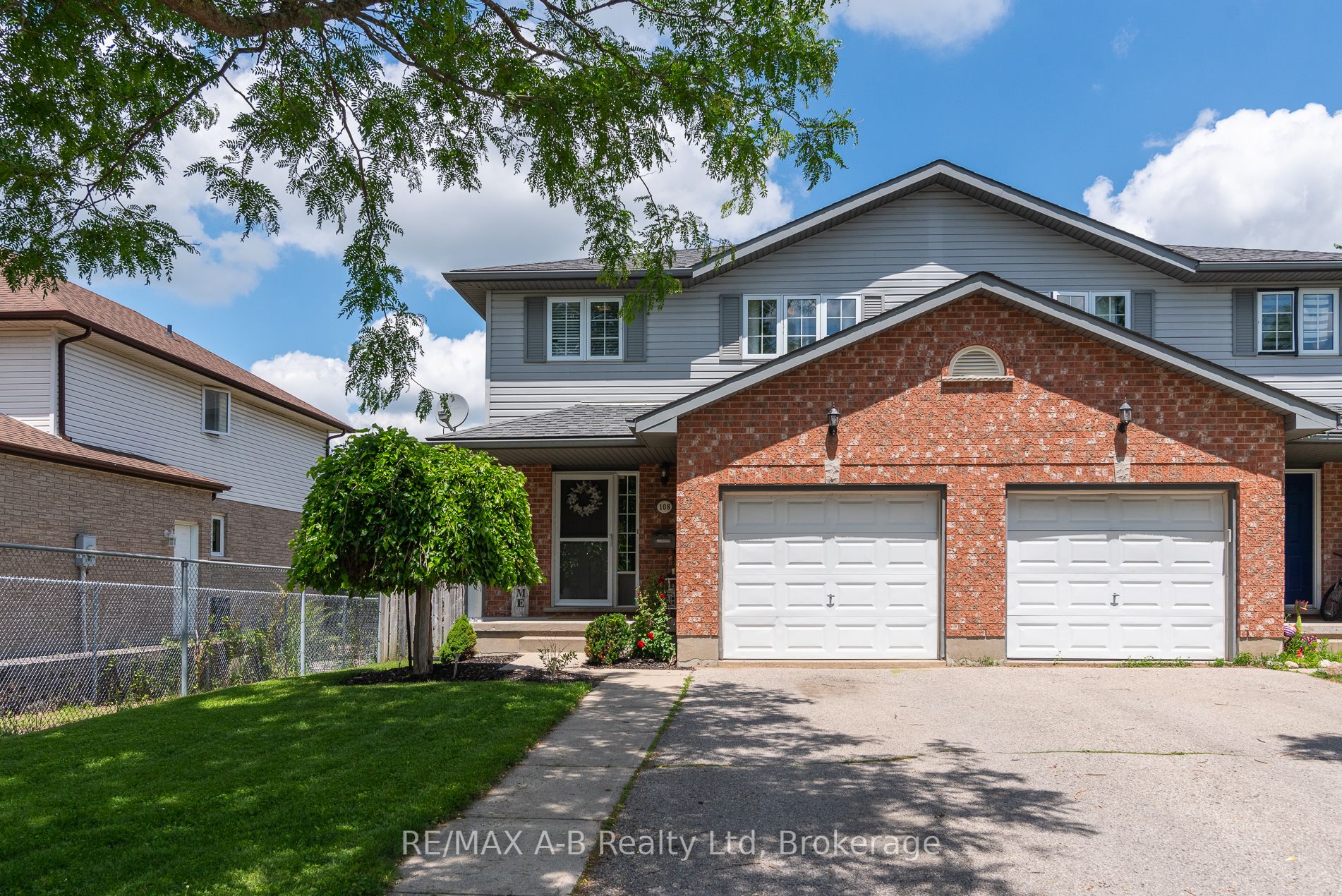 108 Walsh Crescent Property Photo 1