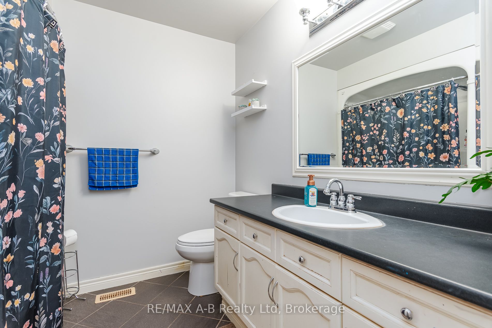 108 Walsh Crescent Property Photo 37
