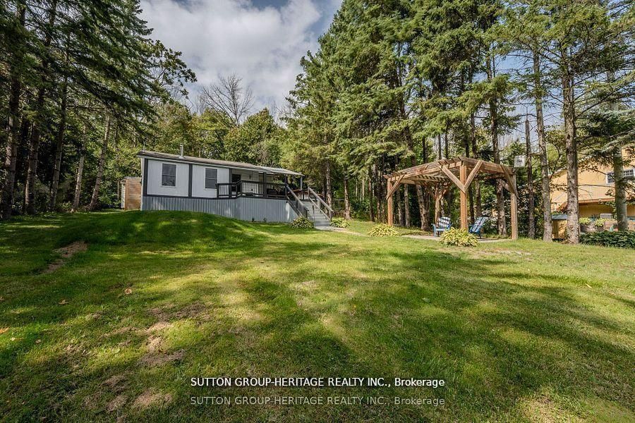 682 North Shore Drive E Property Photo 1
