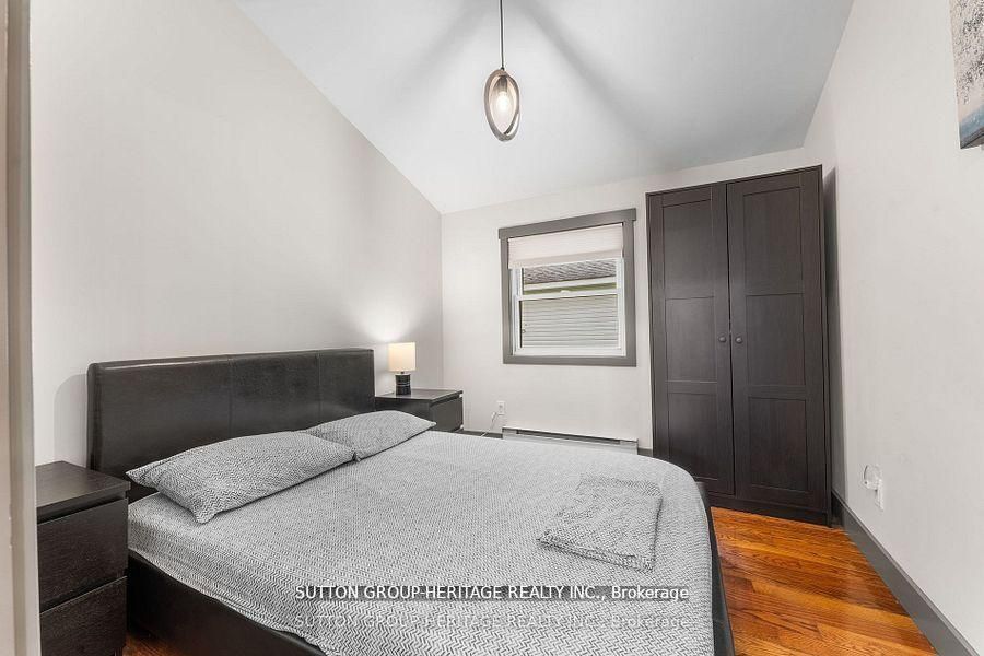 682 North Shore Drive E Property Photo 17
