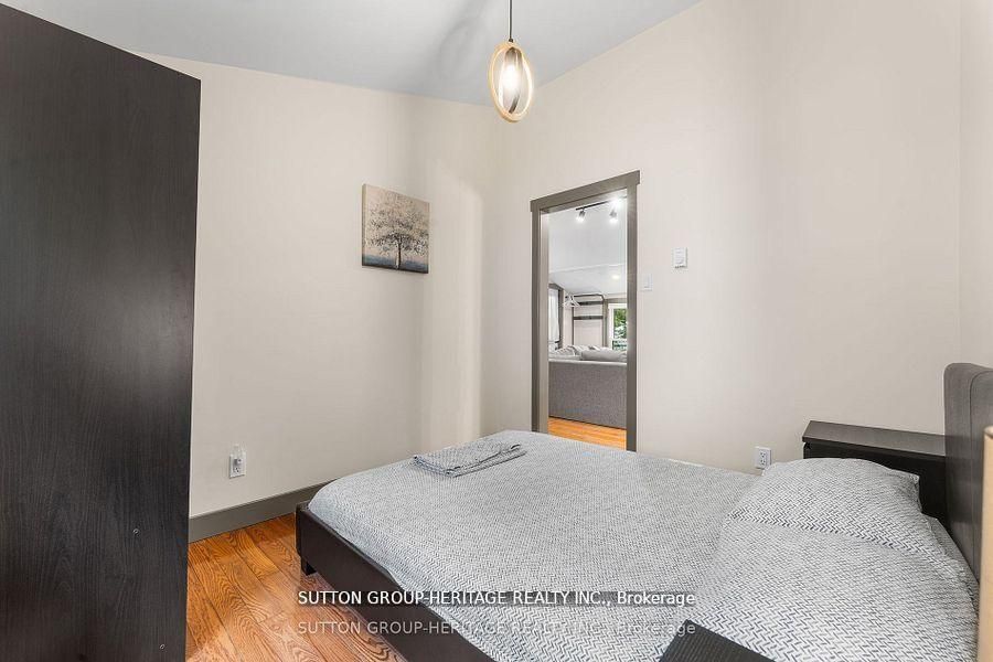 682 North Shore Drive E Property Photo 18