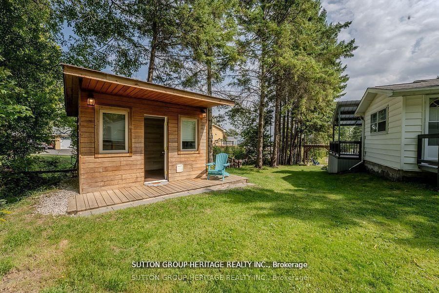 682 North Shore Drive E Property Photo 19