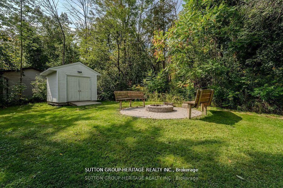682 North Shore Drive E Property Photo 23