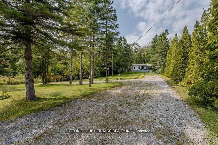 682 North Shore Drive E Property Photo 25