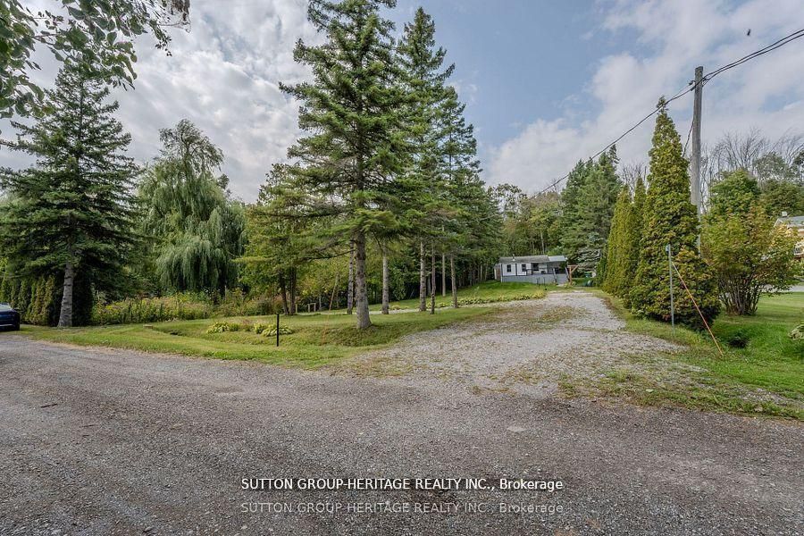 682 North Shore Drive E Property Photo 26