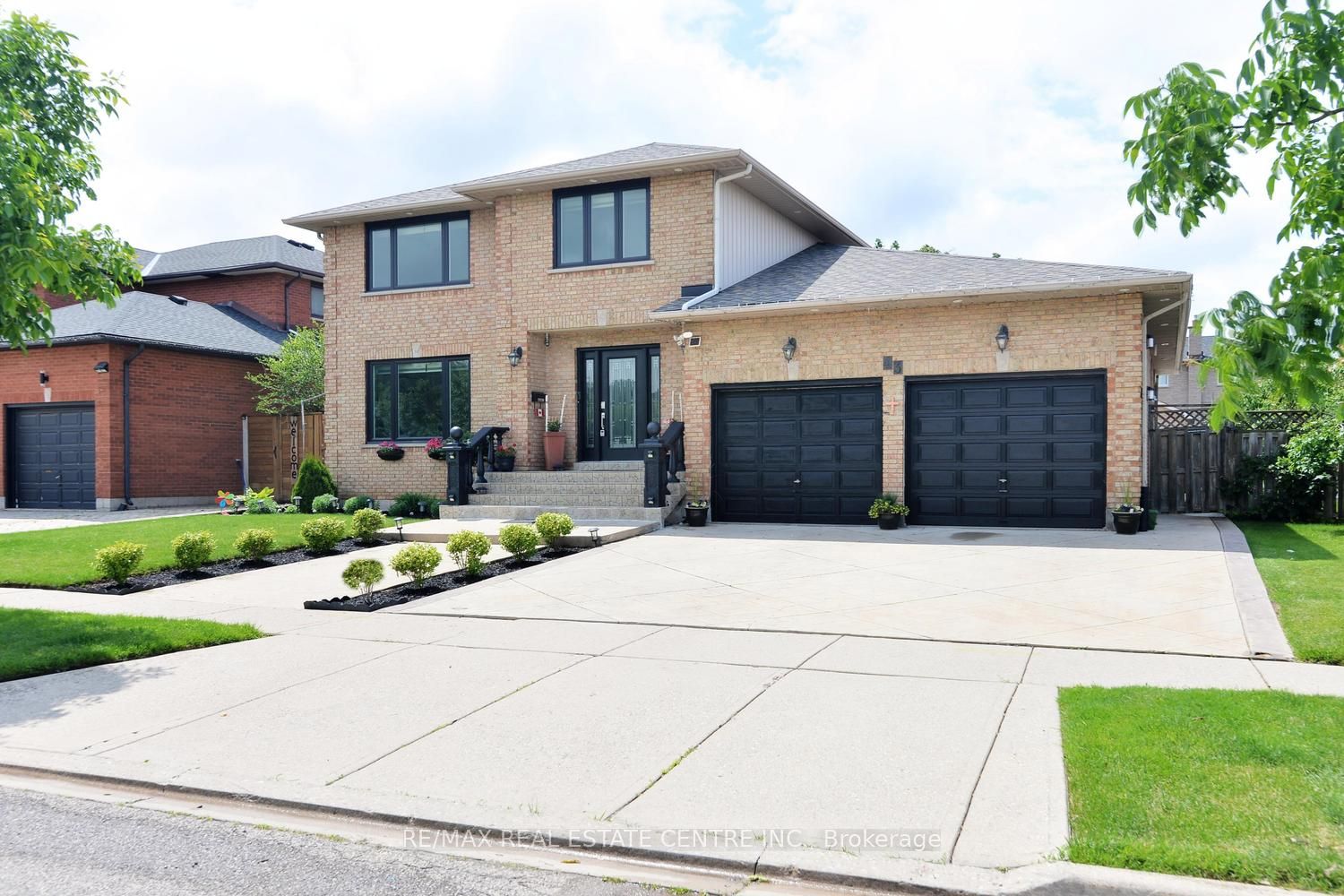 43 Regalview Drive Property Photo 1
