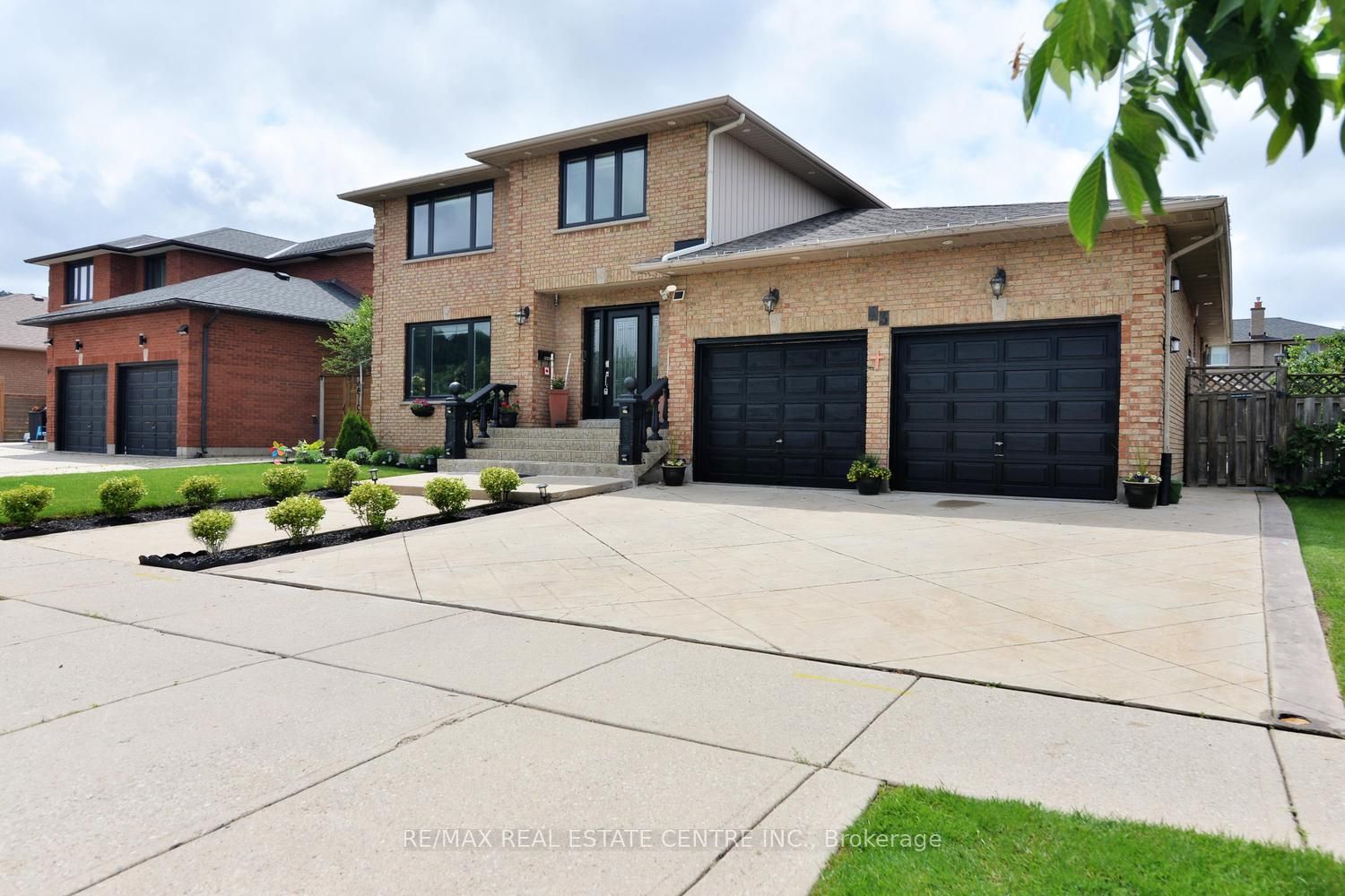 43 Regalview Drive Property Photo 2