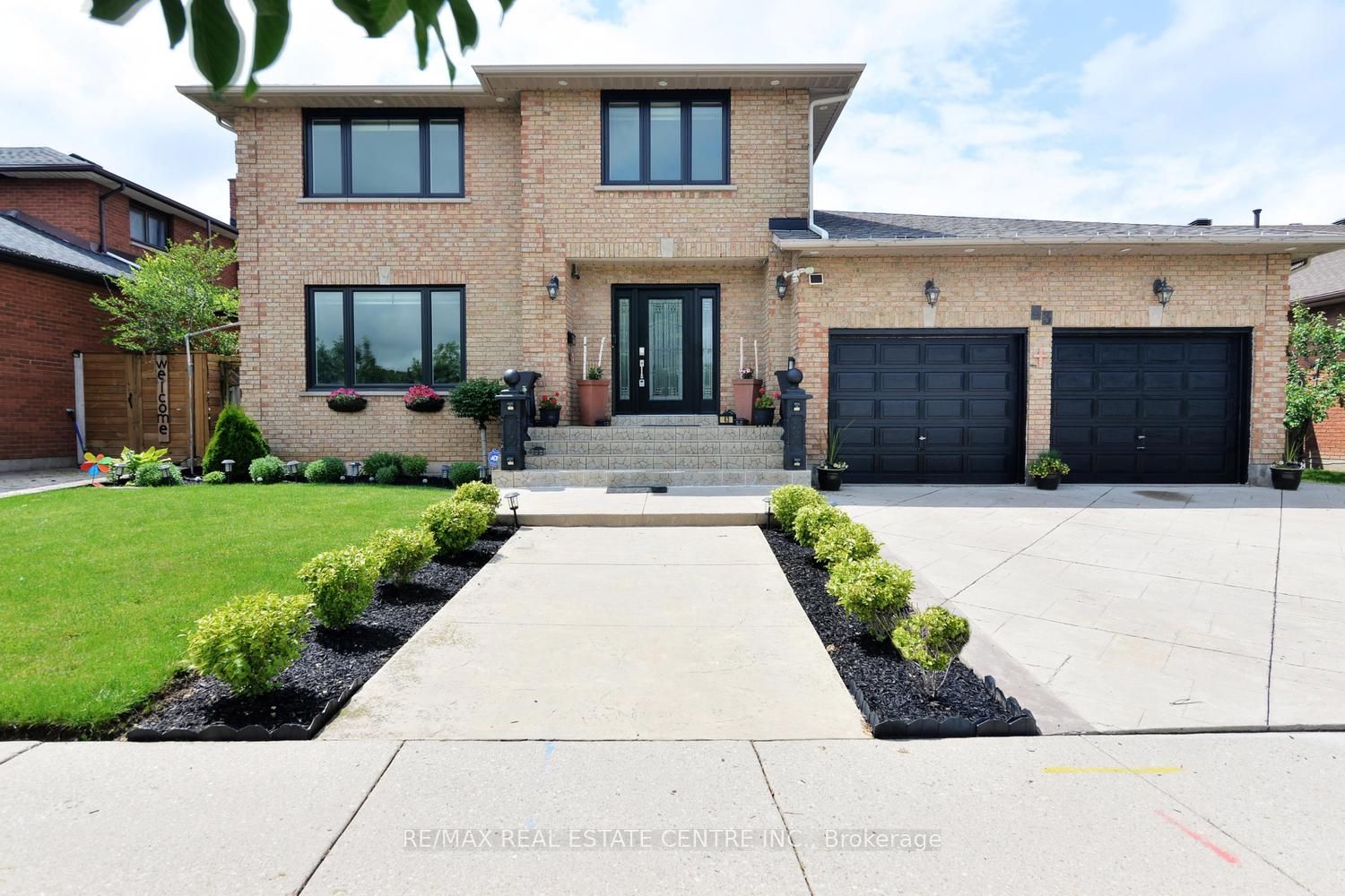 43 Regalview Drive Property Photo 4
