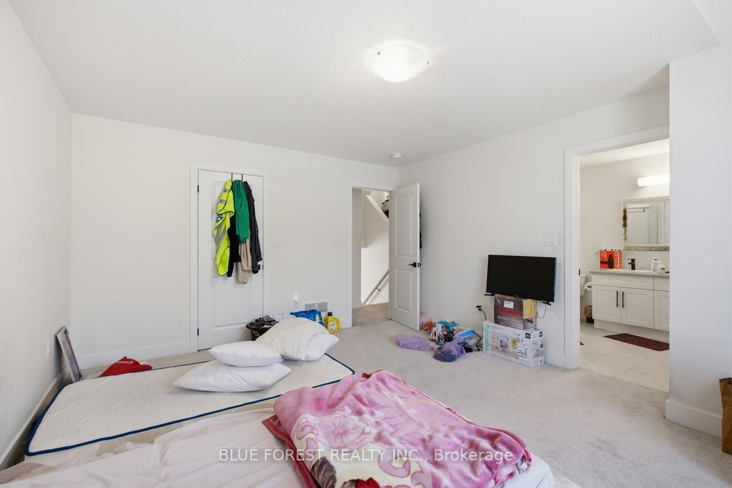23 Christopher Court Property Photo 16