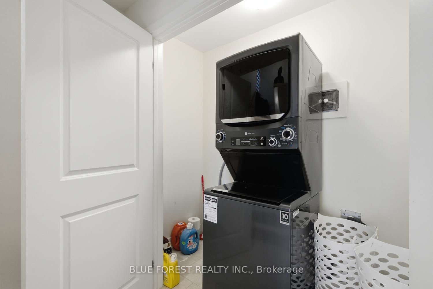 23 Christopher Court Property Photo 18