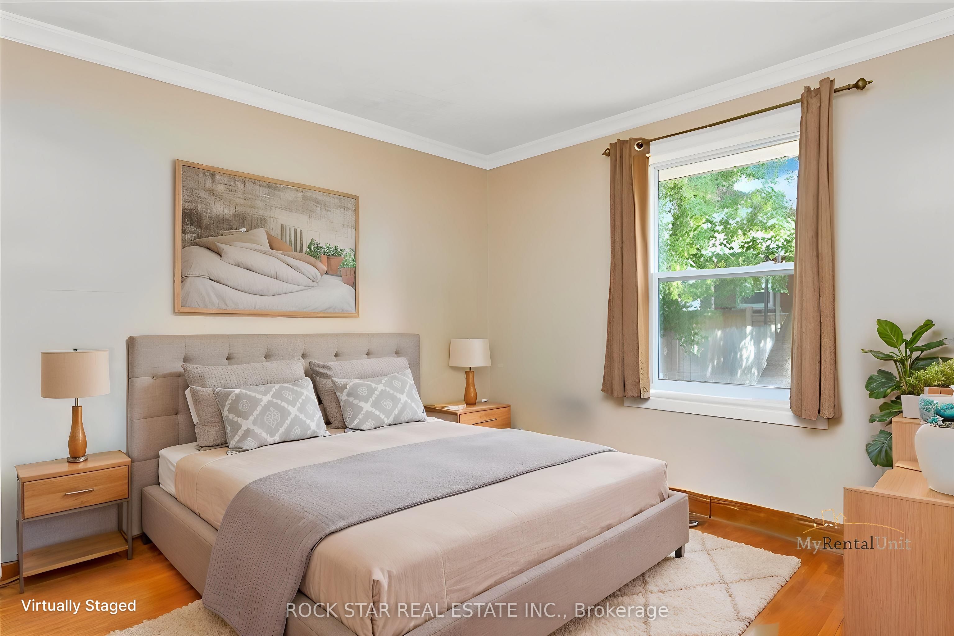 960 Dunsmure Road Main Property Photo 5
