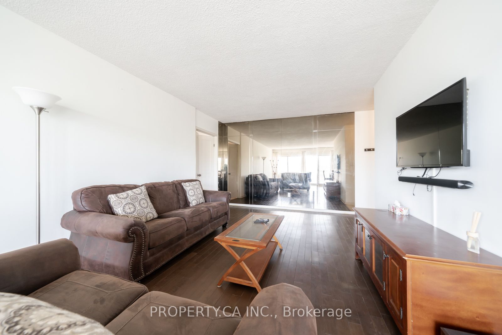 45 Westmount Road N 404 Property Photo 1