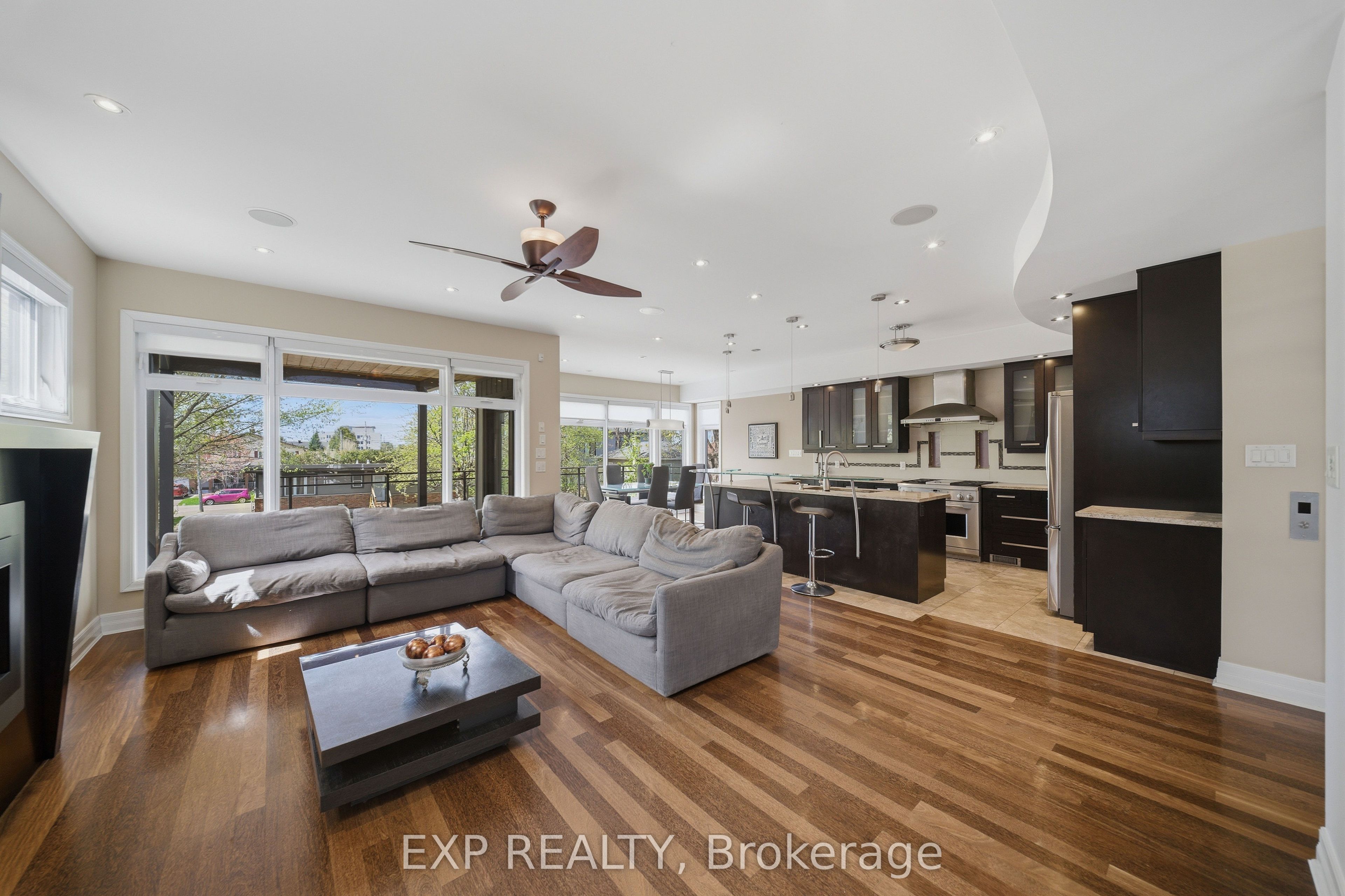 1356 Louis Lane Property Photo 4