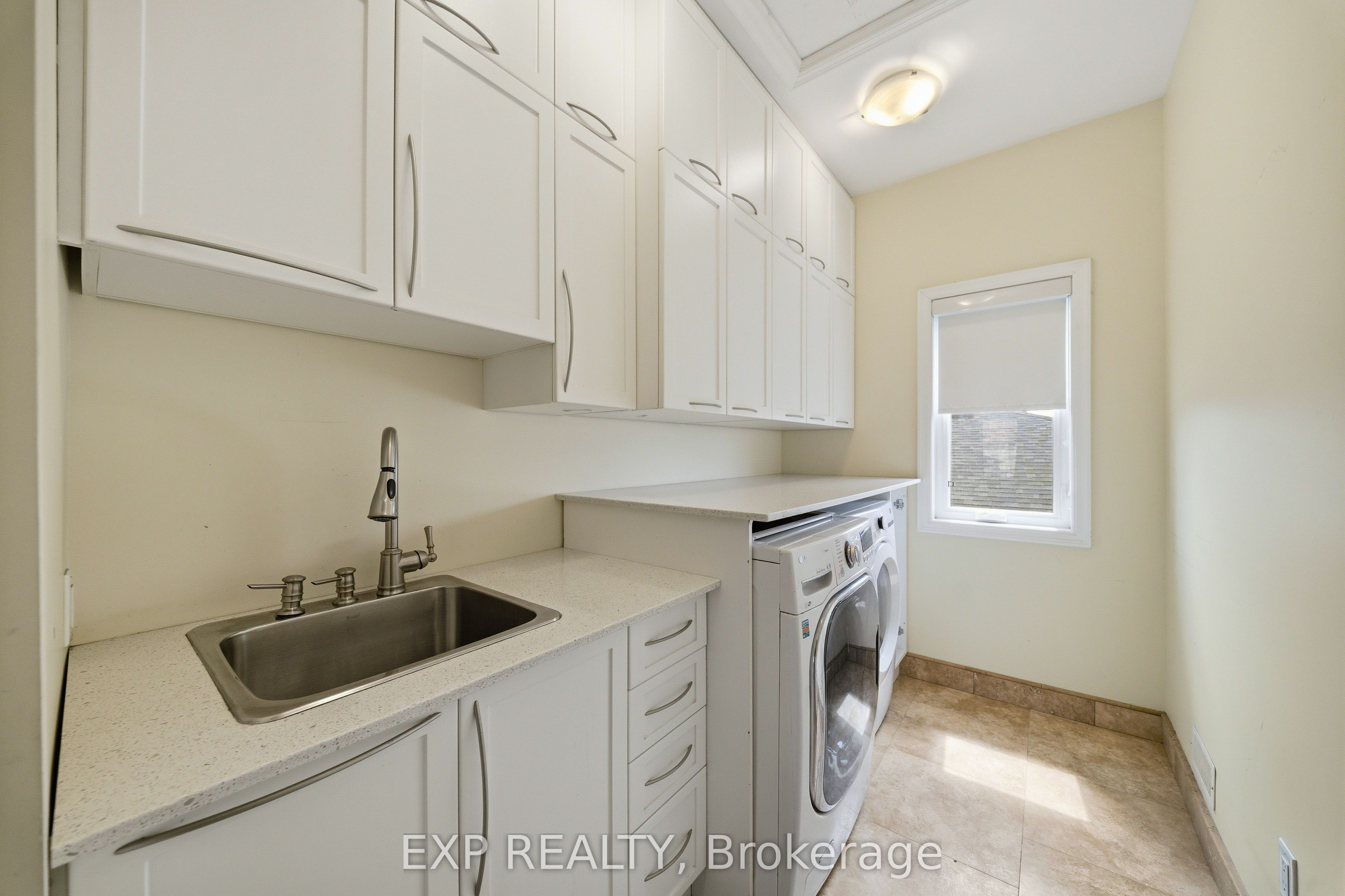 1356 Louis Lane Property Photo 19