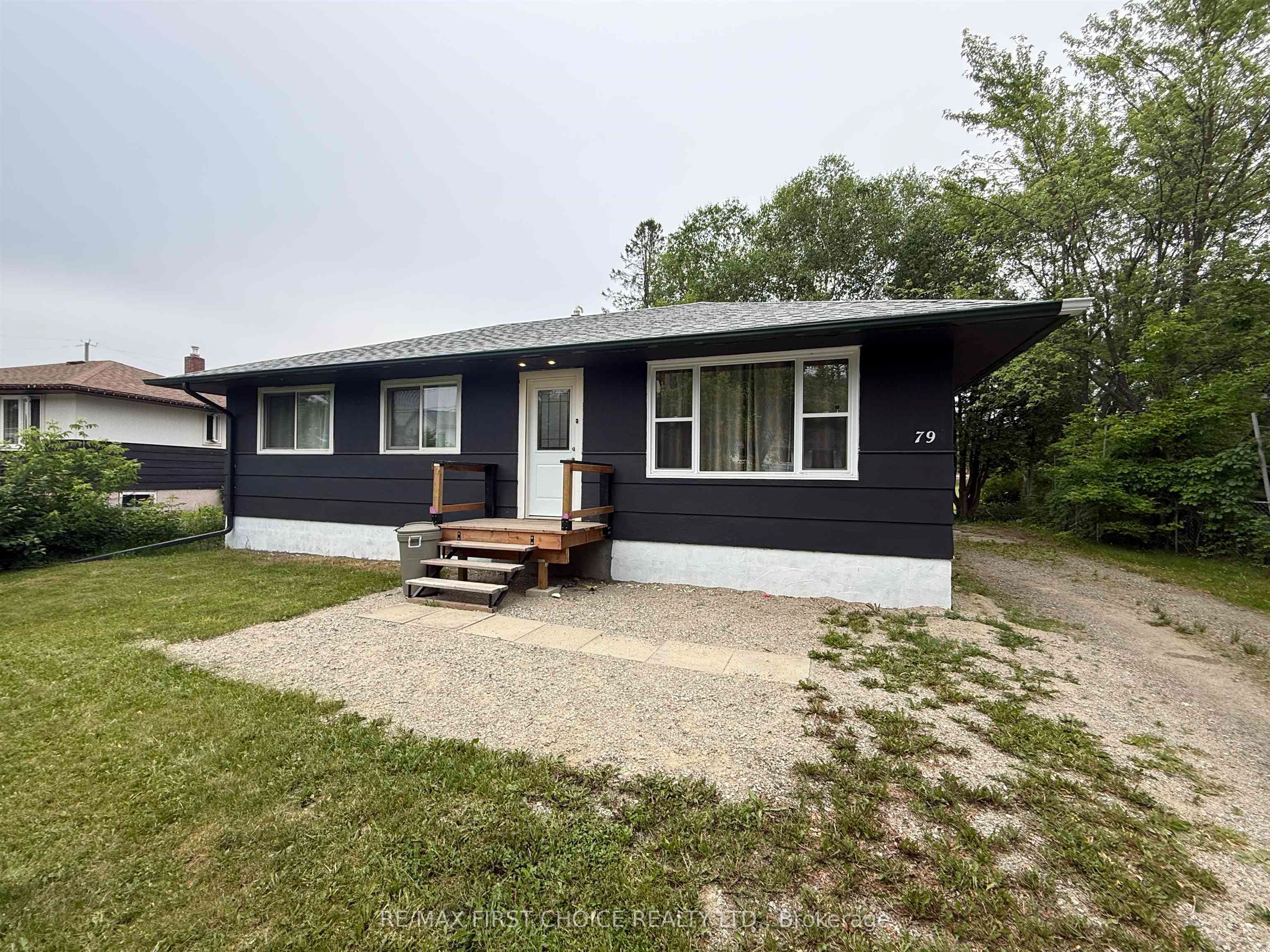 79 Maple Crescent Property Photo 1