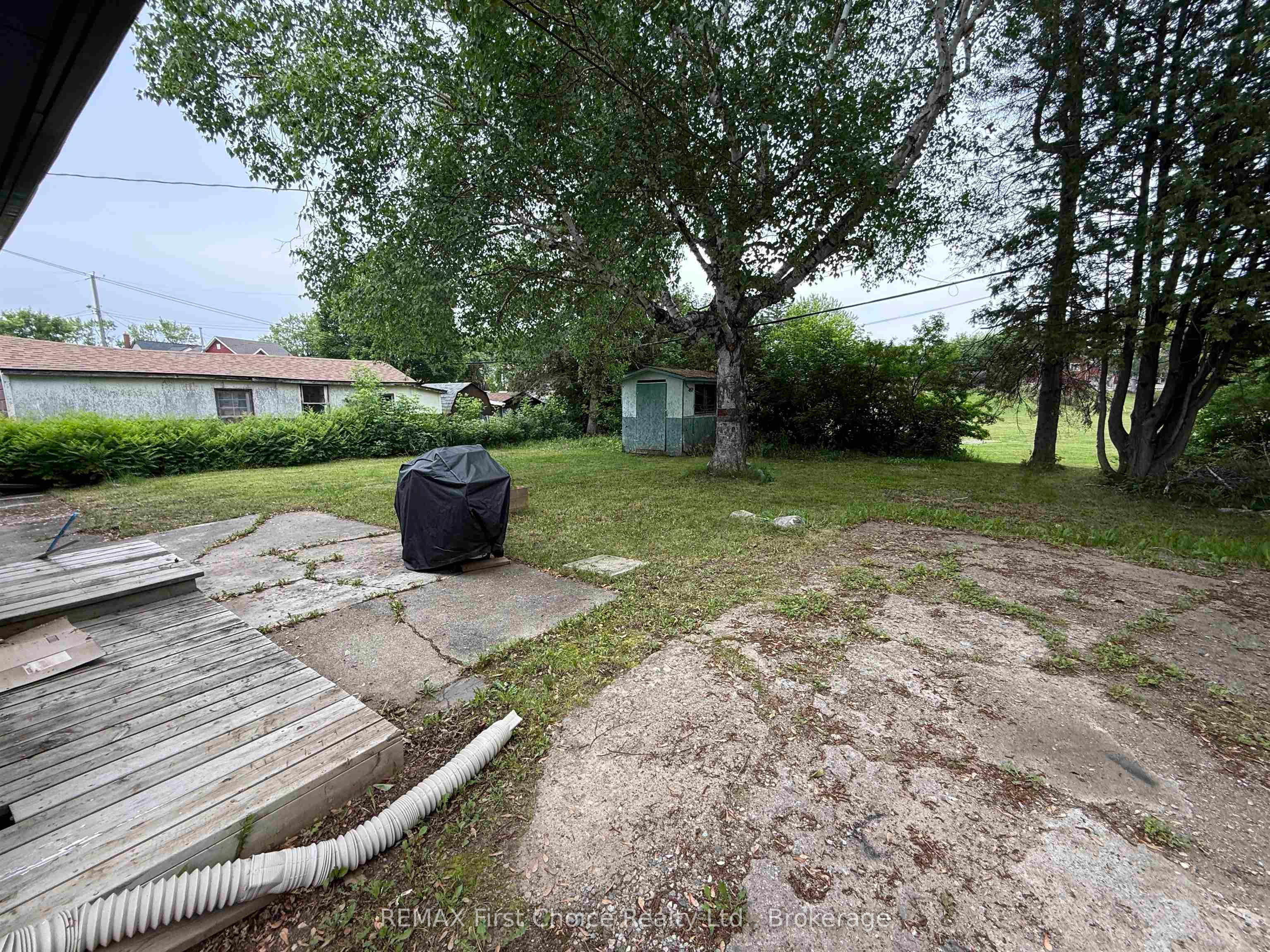 79 Maple Crescent Property Photo 3
