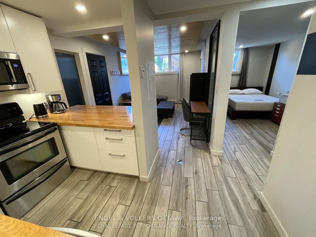 10 Sherbrooke Avenue Property Photo 3