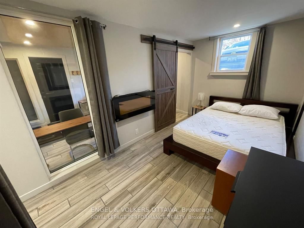 10 Sherbrooke Avenue Property Photo 7