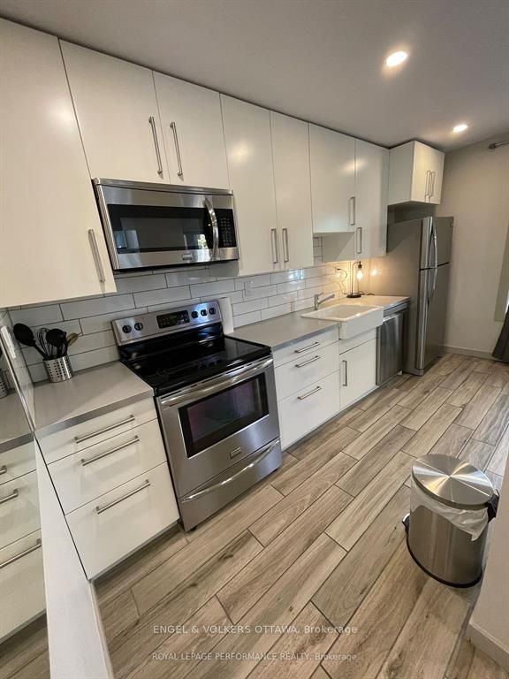 10 Sherbrooke Avenue Property Photo 21