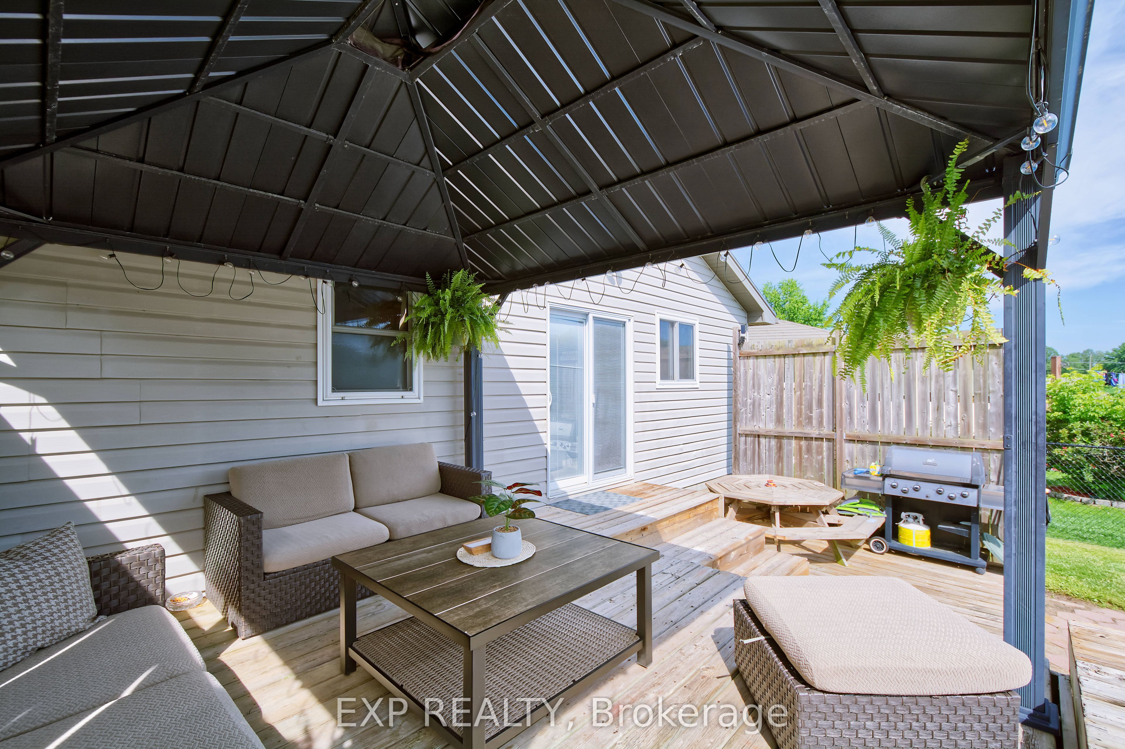 8 Rebecca Drive Property Photo 4