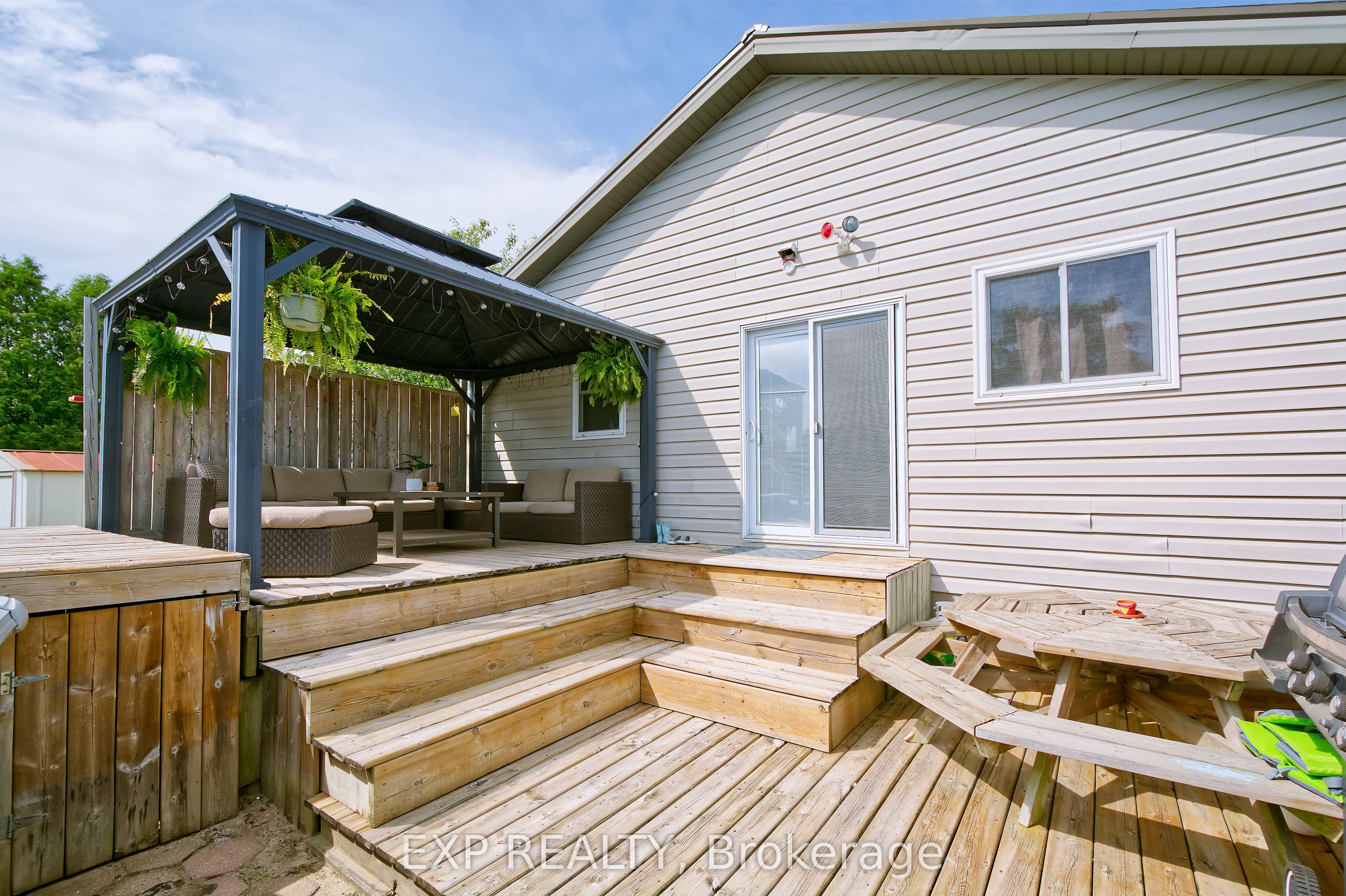 8 Rebecca Drive Property Photo 35