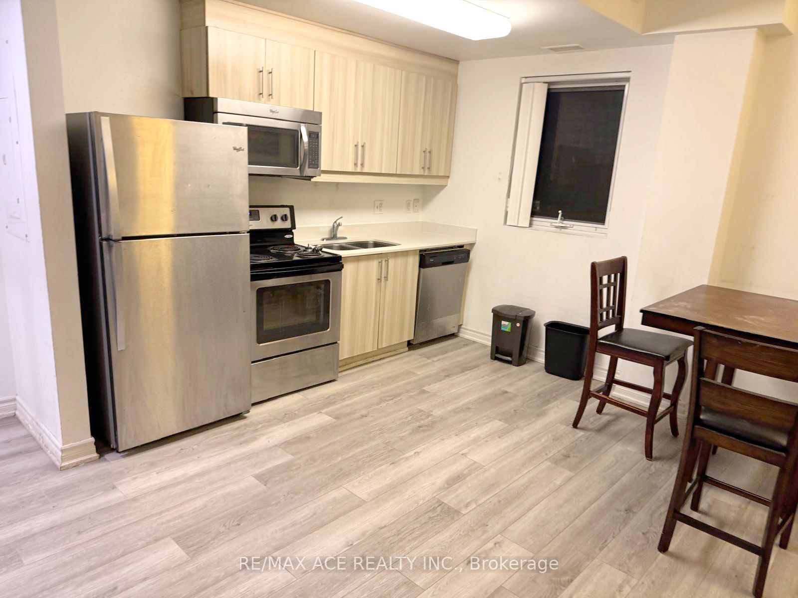 158 King Street N 504 Property Photo 8