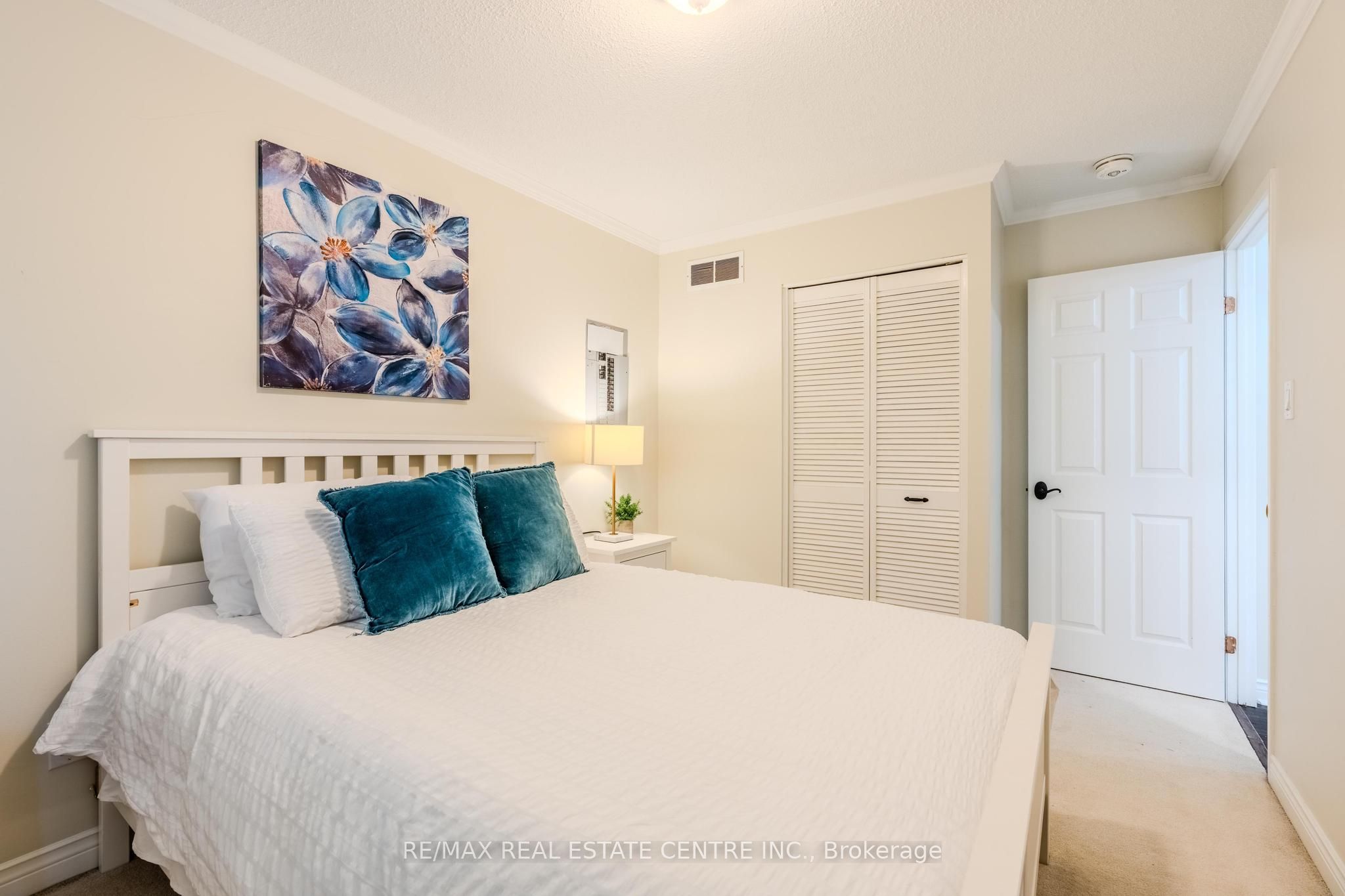 172 Hanover Place Property Photo 16