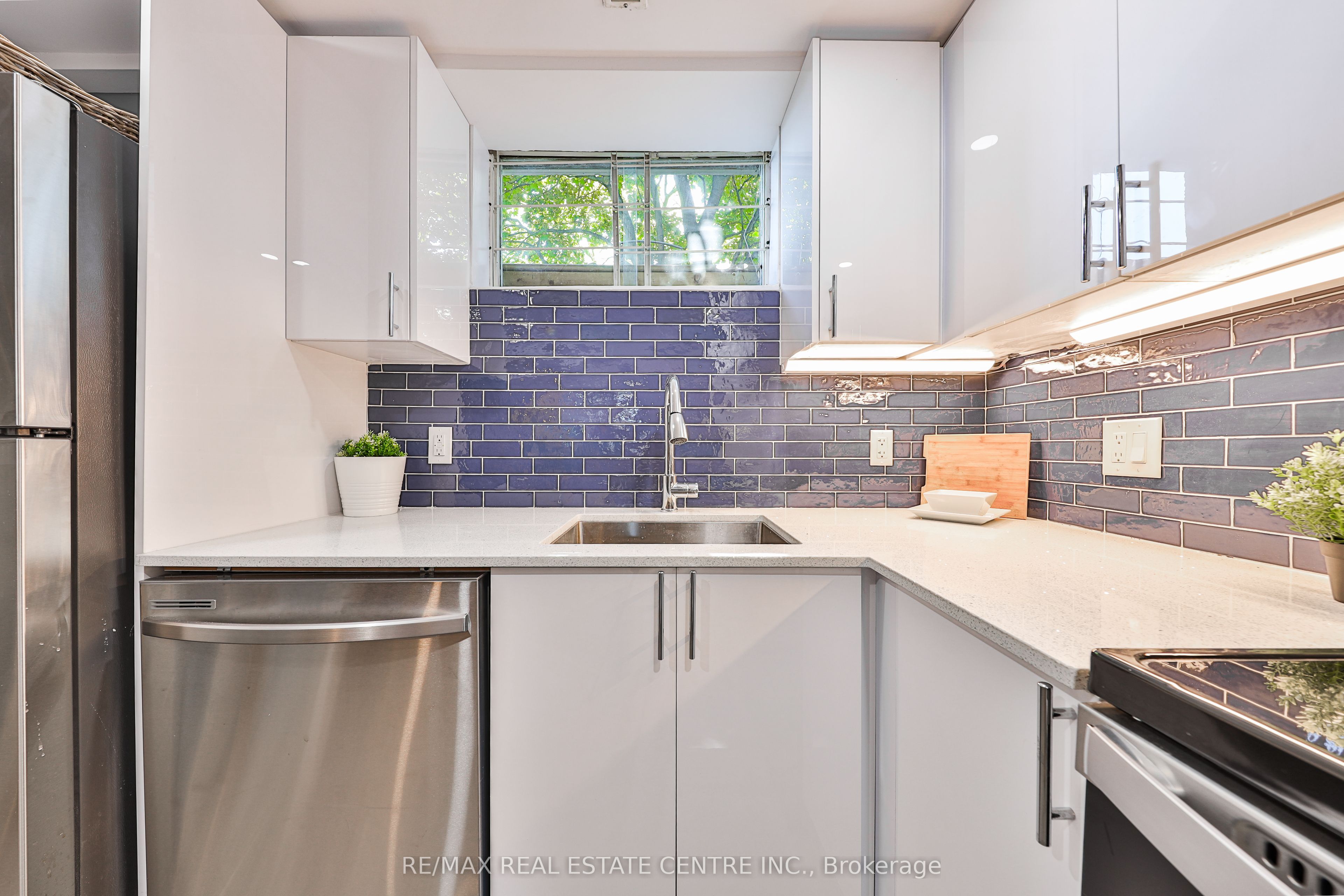 172 Hanover Place Property Photo 28
