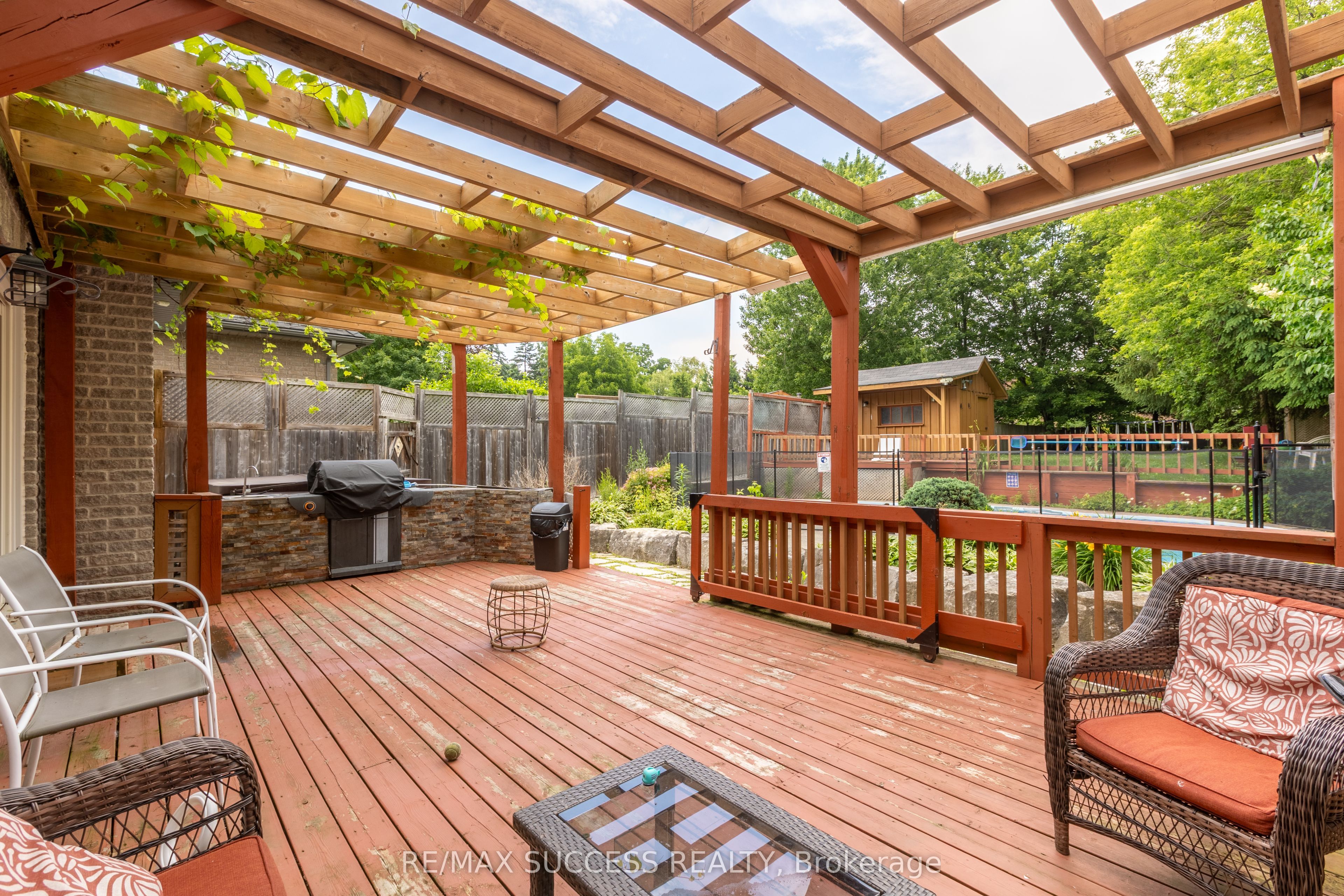 11 Henderson Court Property Photo 33