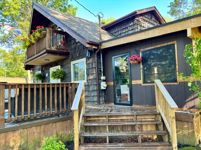 4882 Mapleview Crescent Property Photo 2