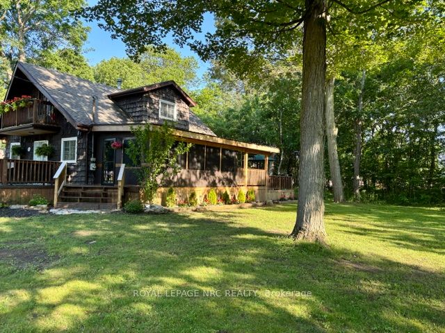 4882 Mapleview Crescent Property Photo 4