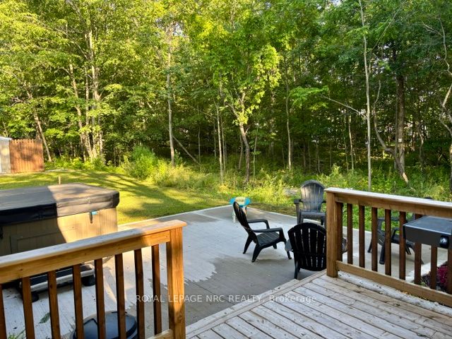 4882 Mapleview Crescent Property Photo 32