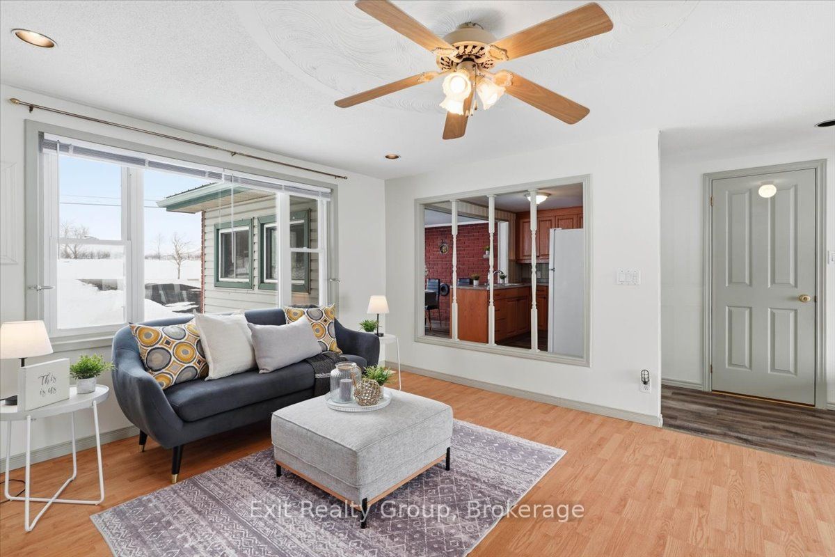 1083 Lakeside Drive Property Photo 8